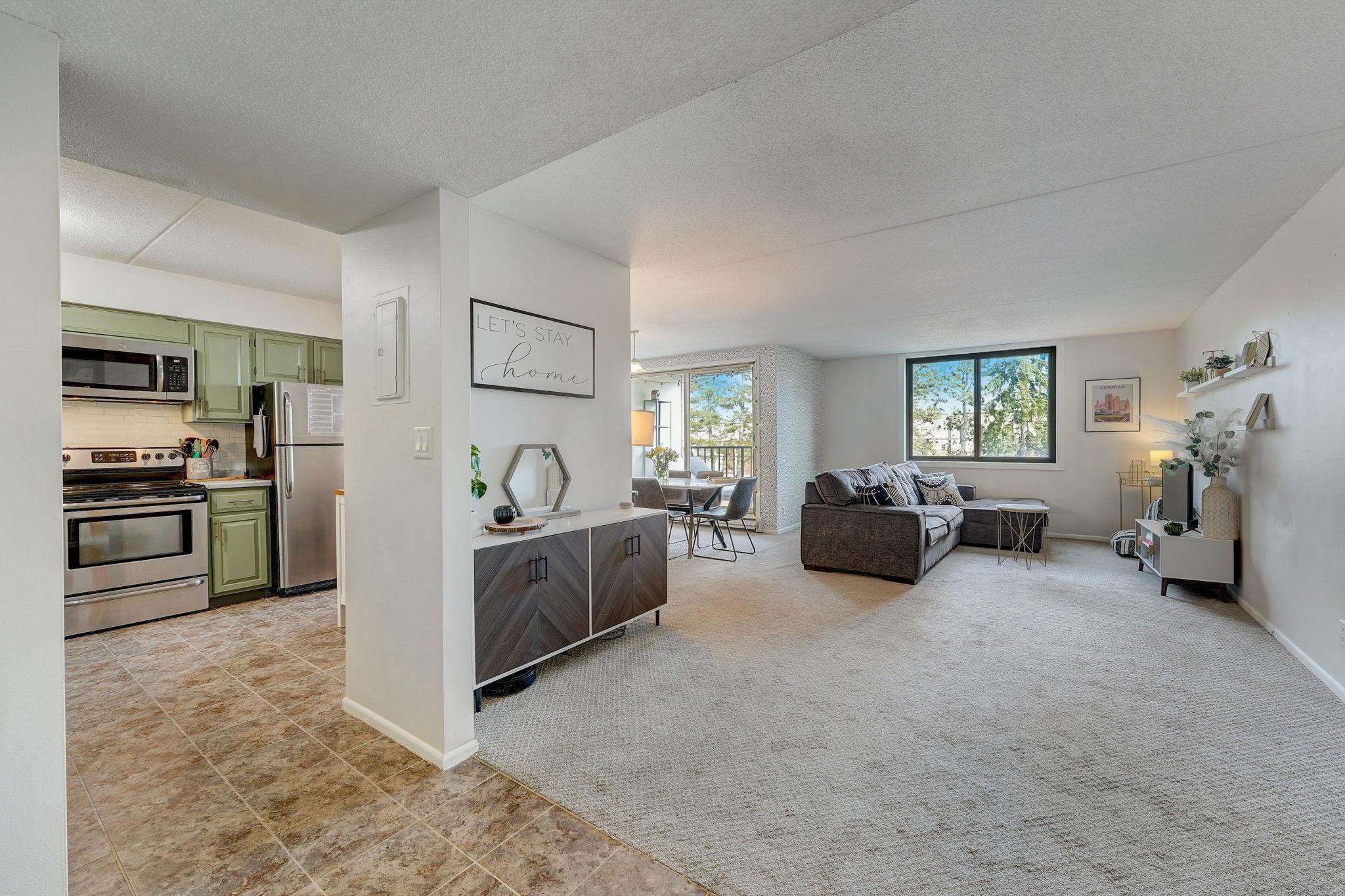 7200 York Avenue S Unit: 208