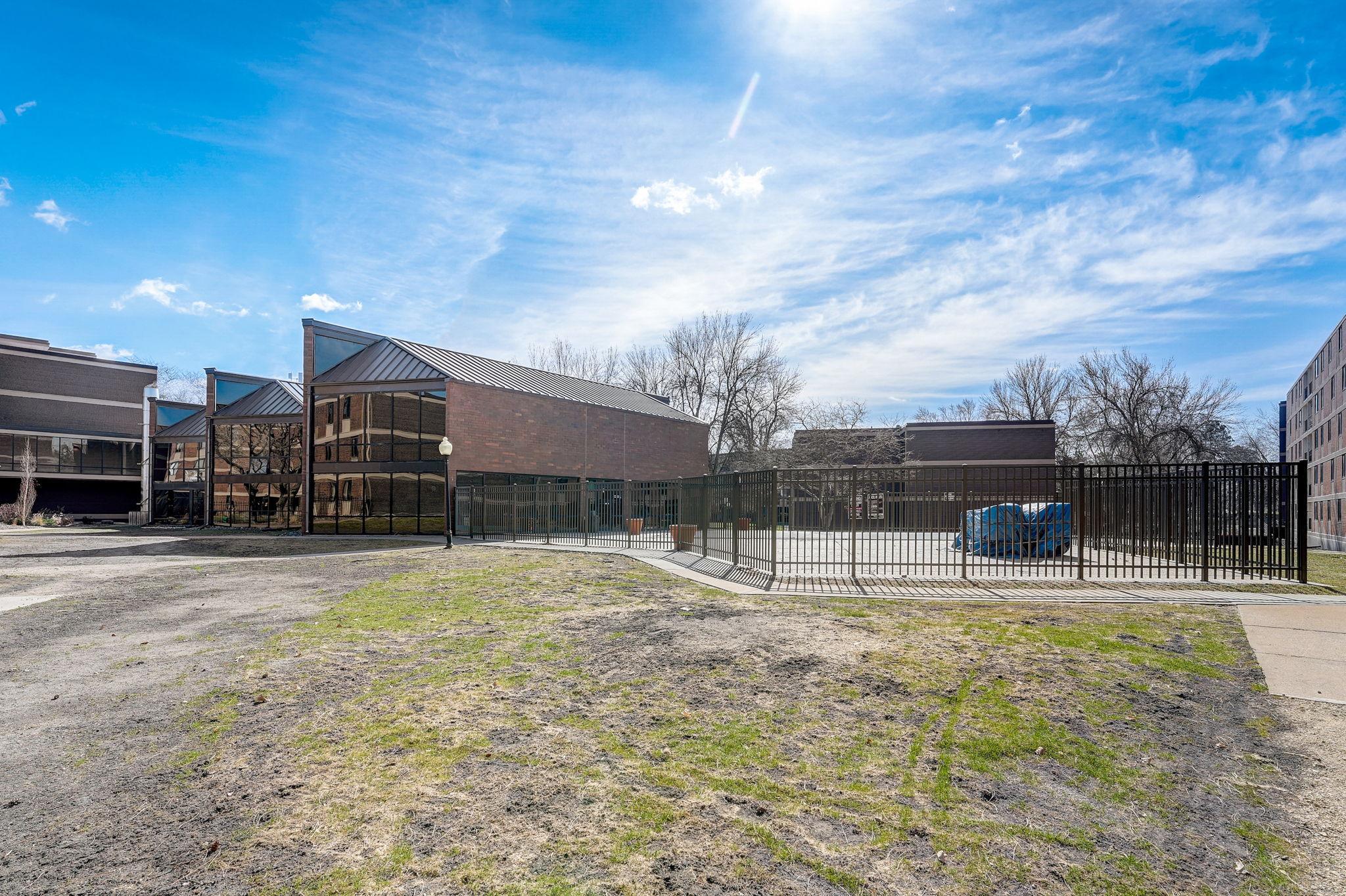 7200 York Avenue S Unit: 208