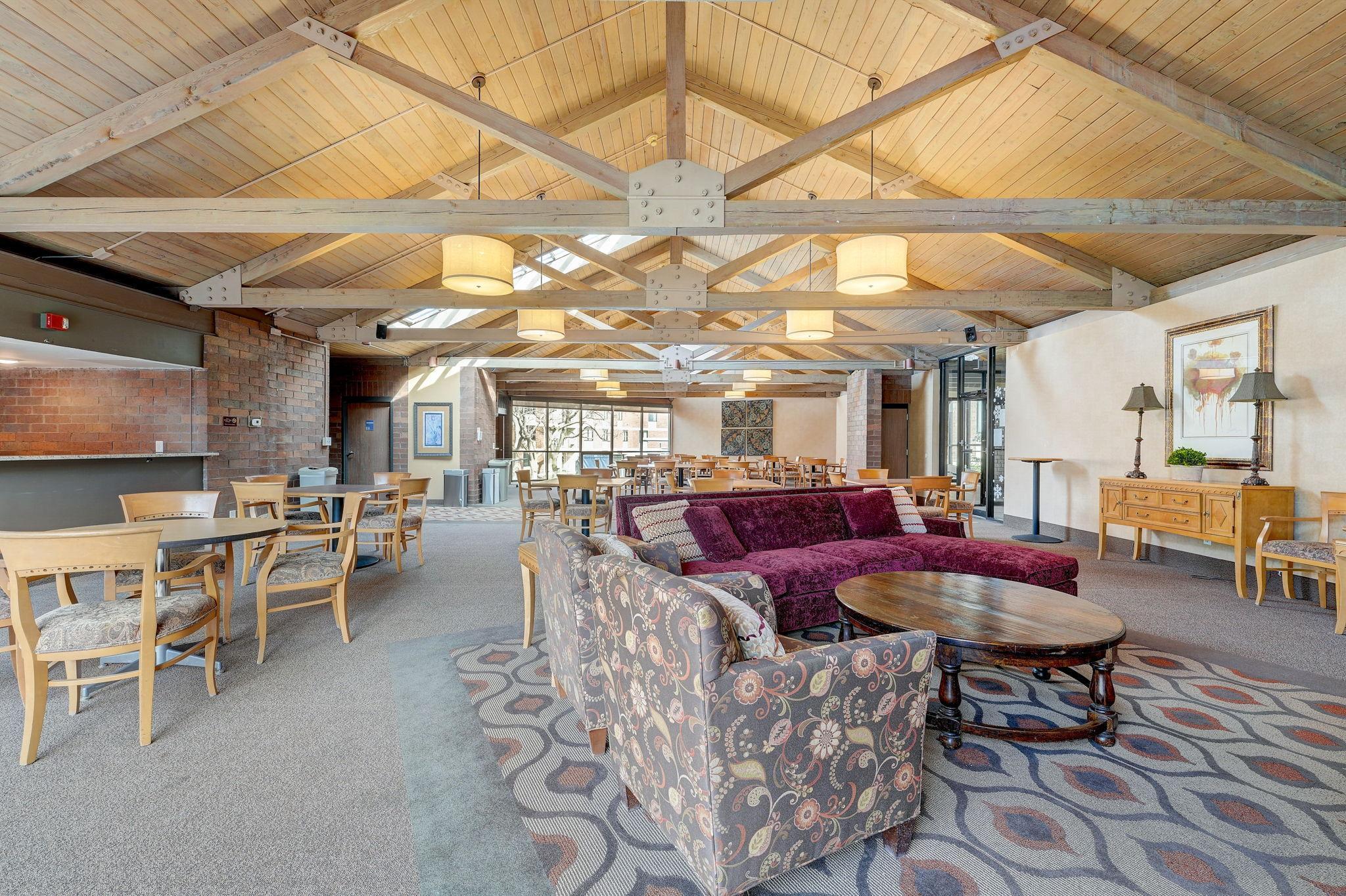 7200 York Avenue S Unit: 208