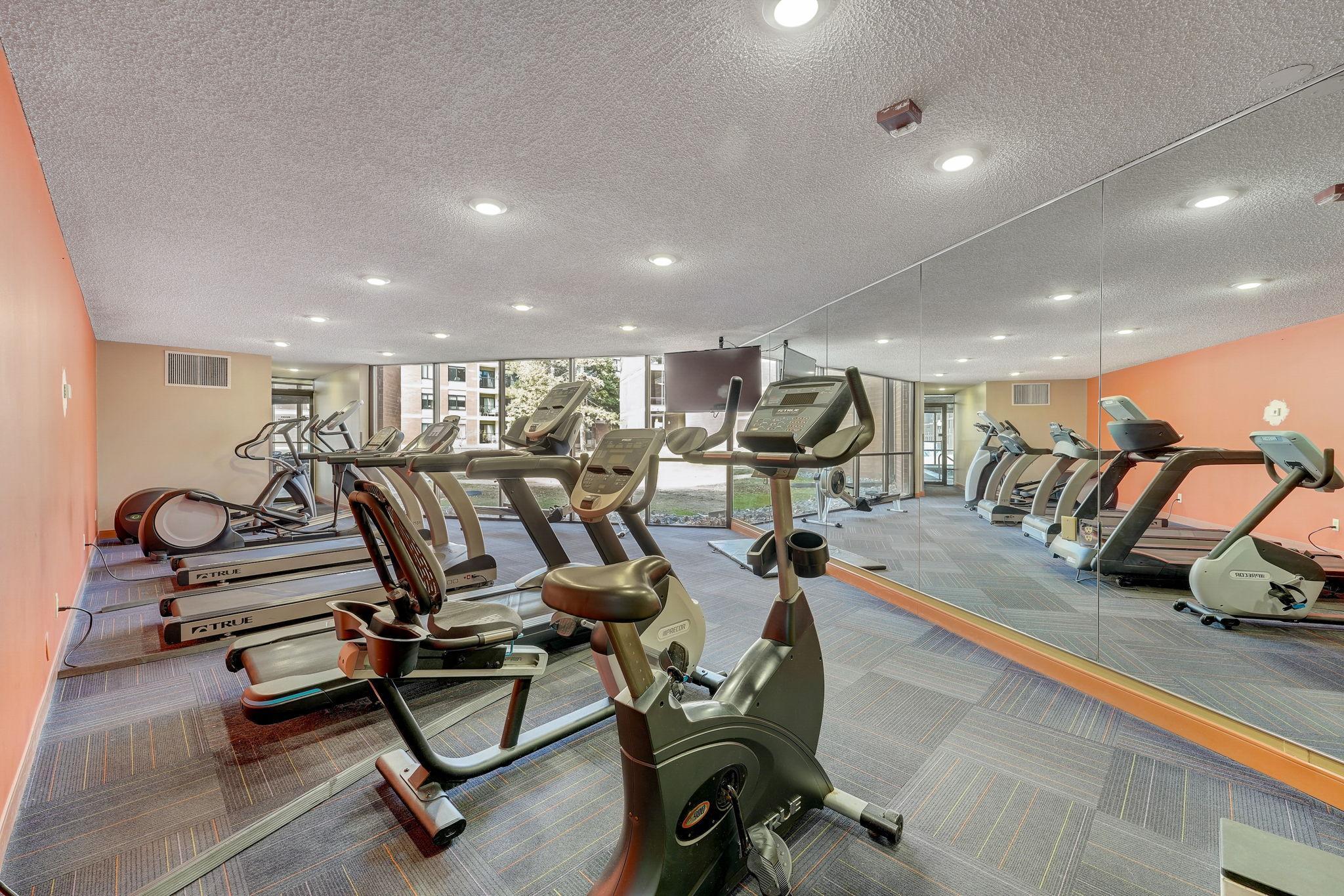 7200 York Avenue S Unit: 208