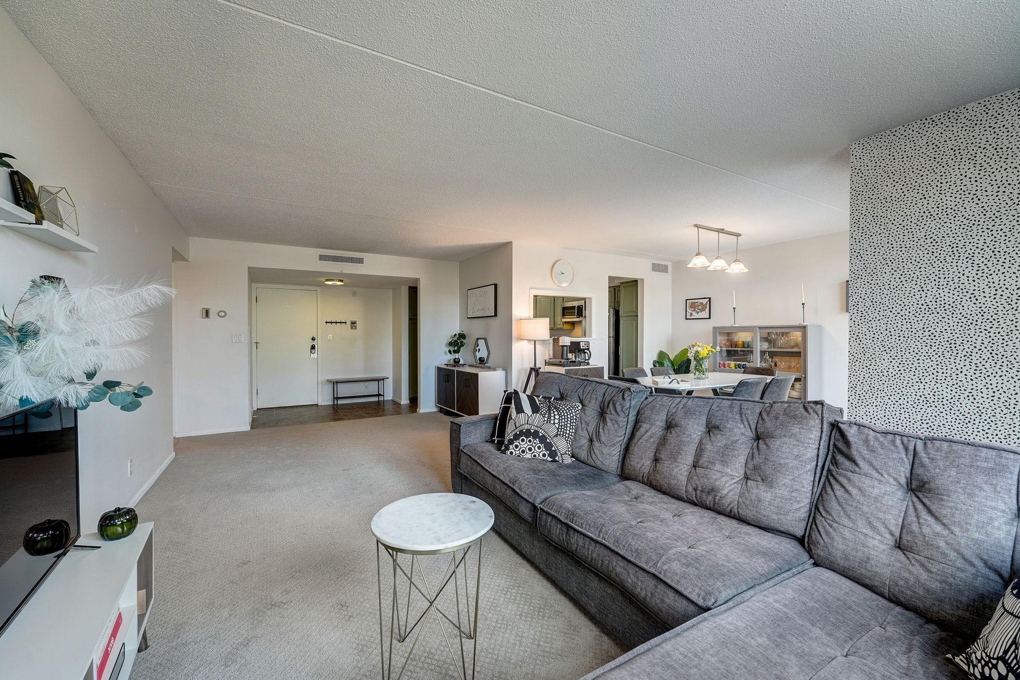 7200 York Avenue S Unit: 208