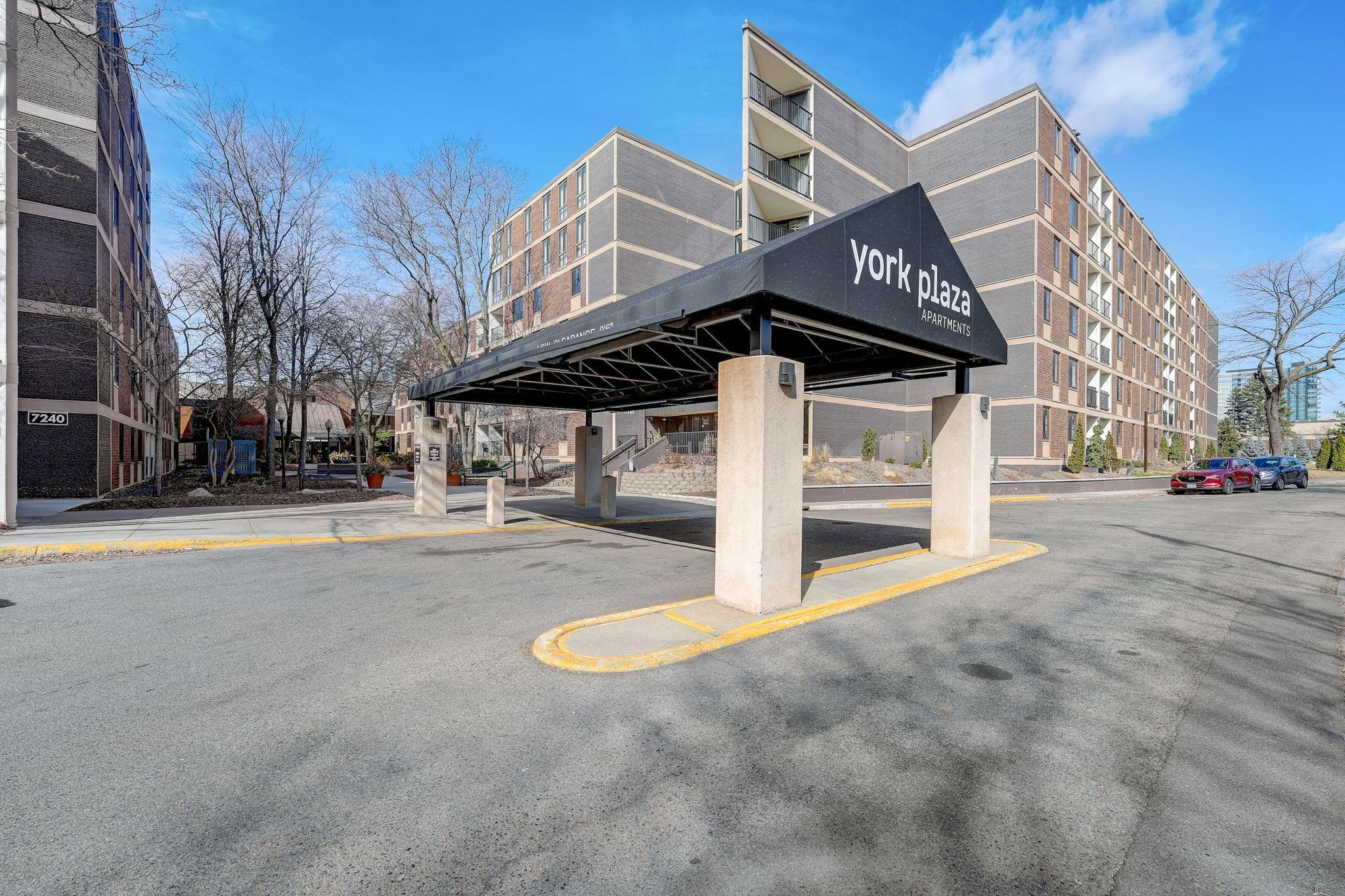 7200 York Avenue S Unit: 208