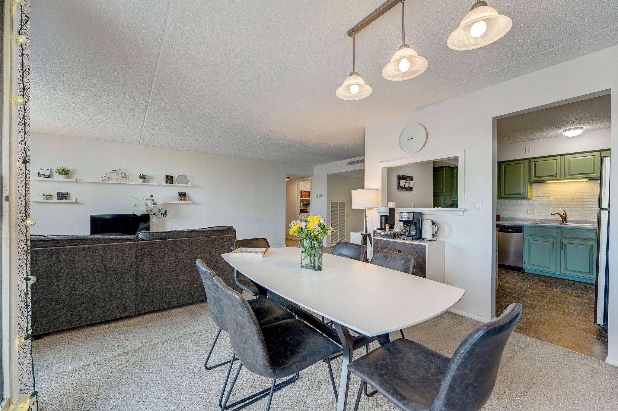 7200 York Avenue S Unit: 208