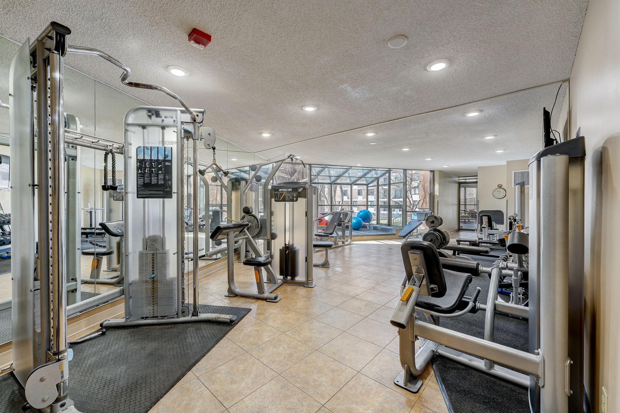 7200 York Avenue S Unit: 208