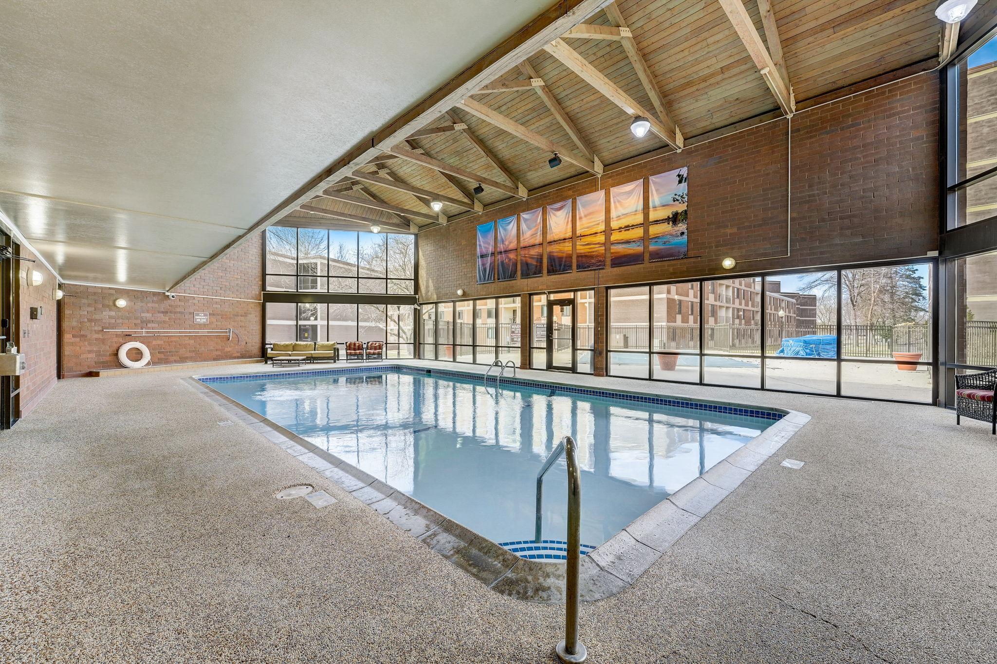 7200 York Avenue S Unit: 208