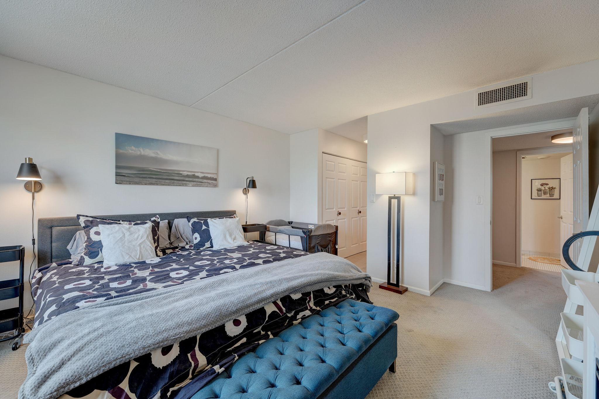 7200 York Avenue S Unit: 208