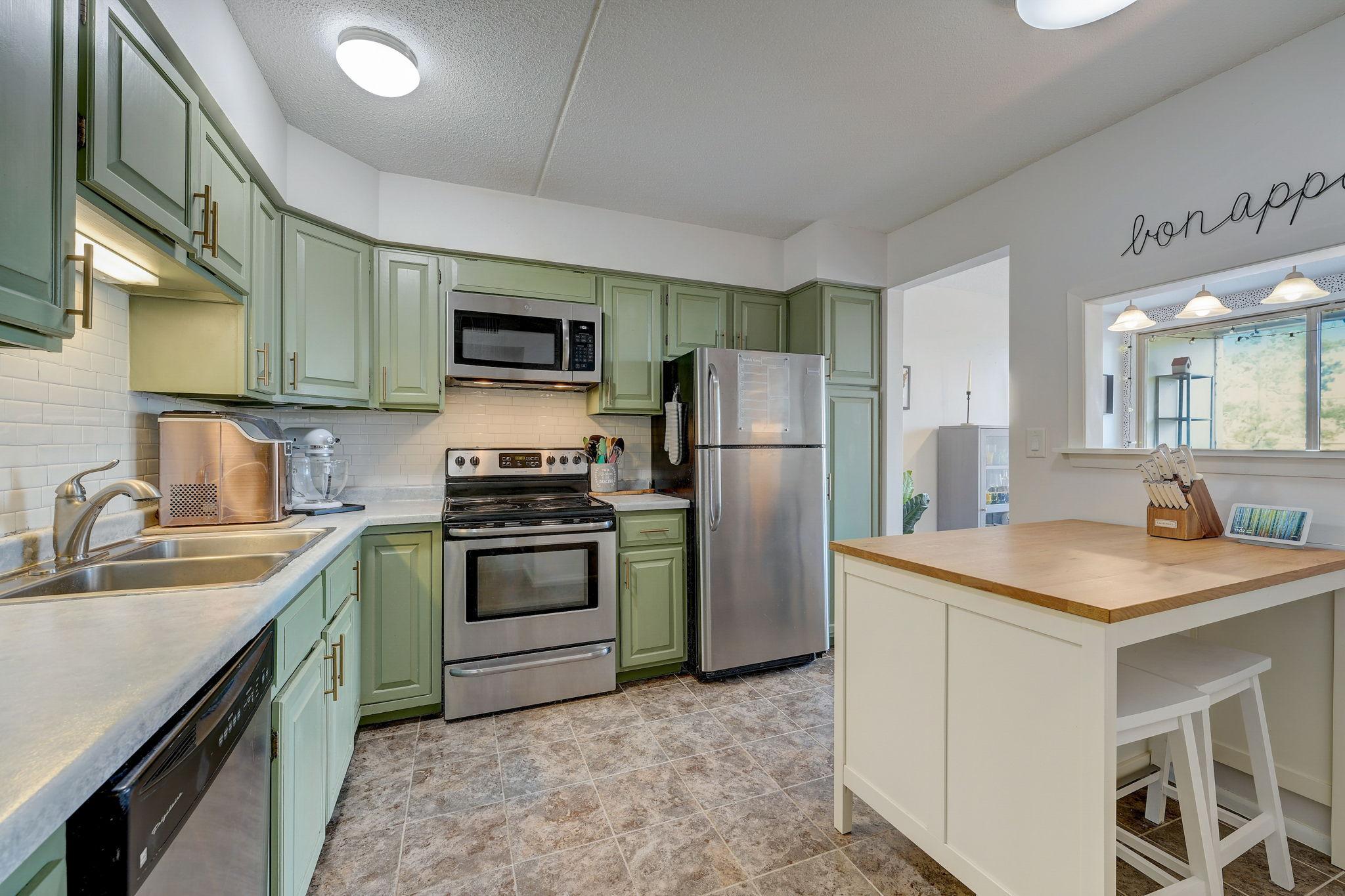 7200 York Avenue S Unit: 208