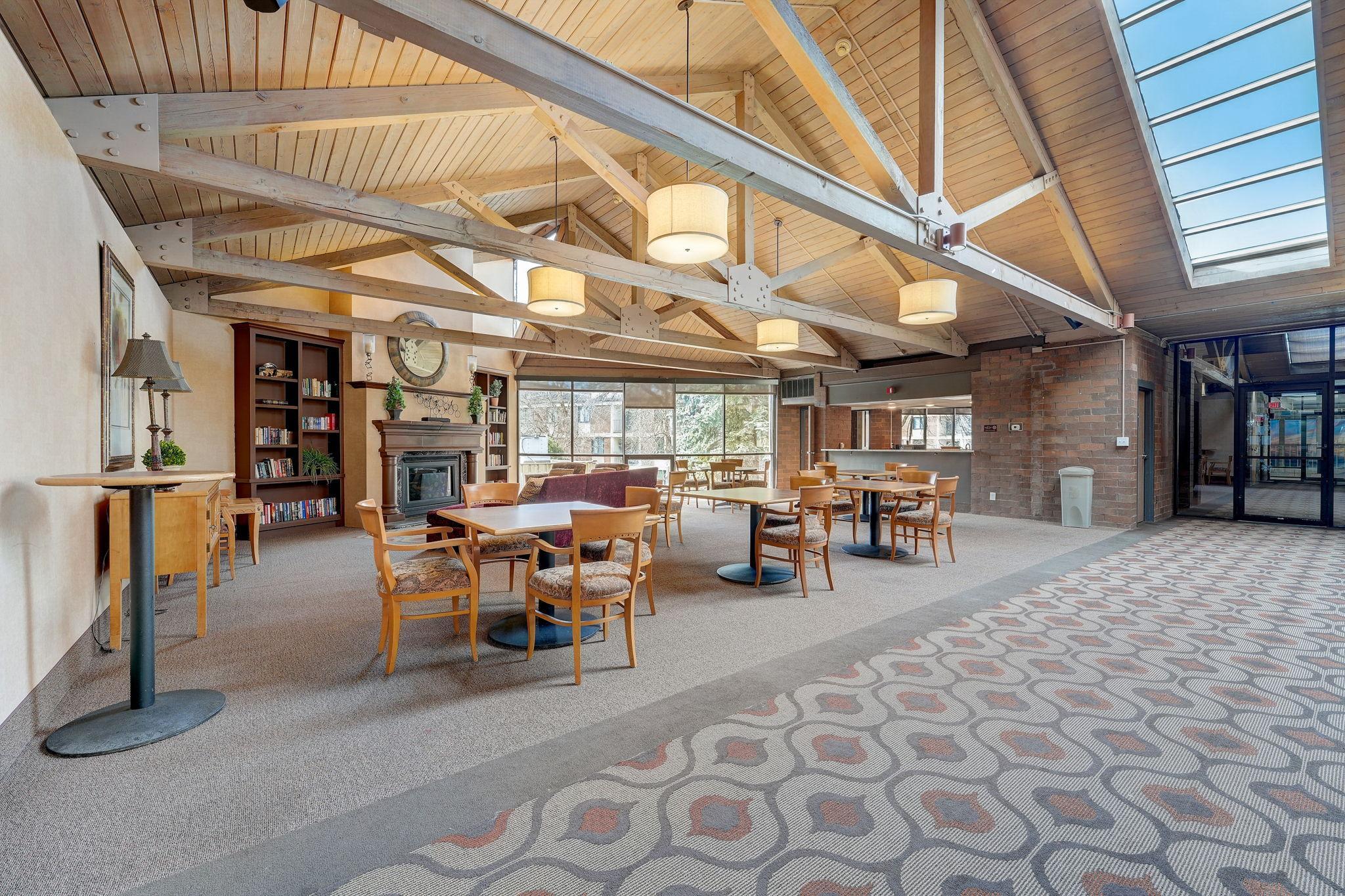 7200 York Avenue S Unit: 208