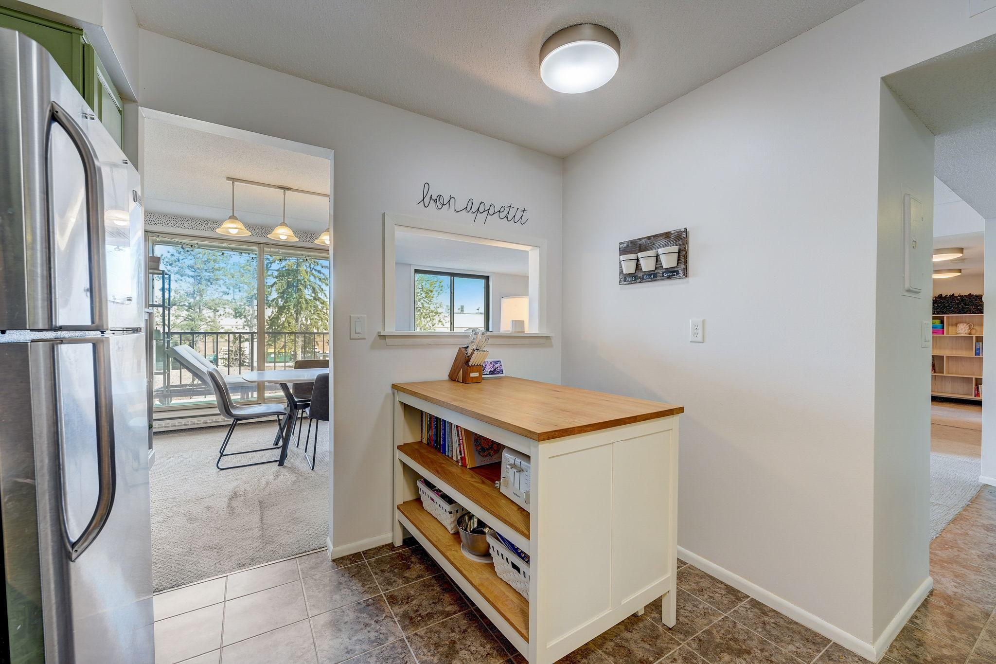 7200 York Avenue S Unit: 208