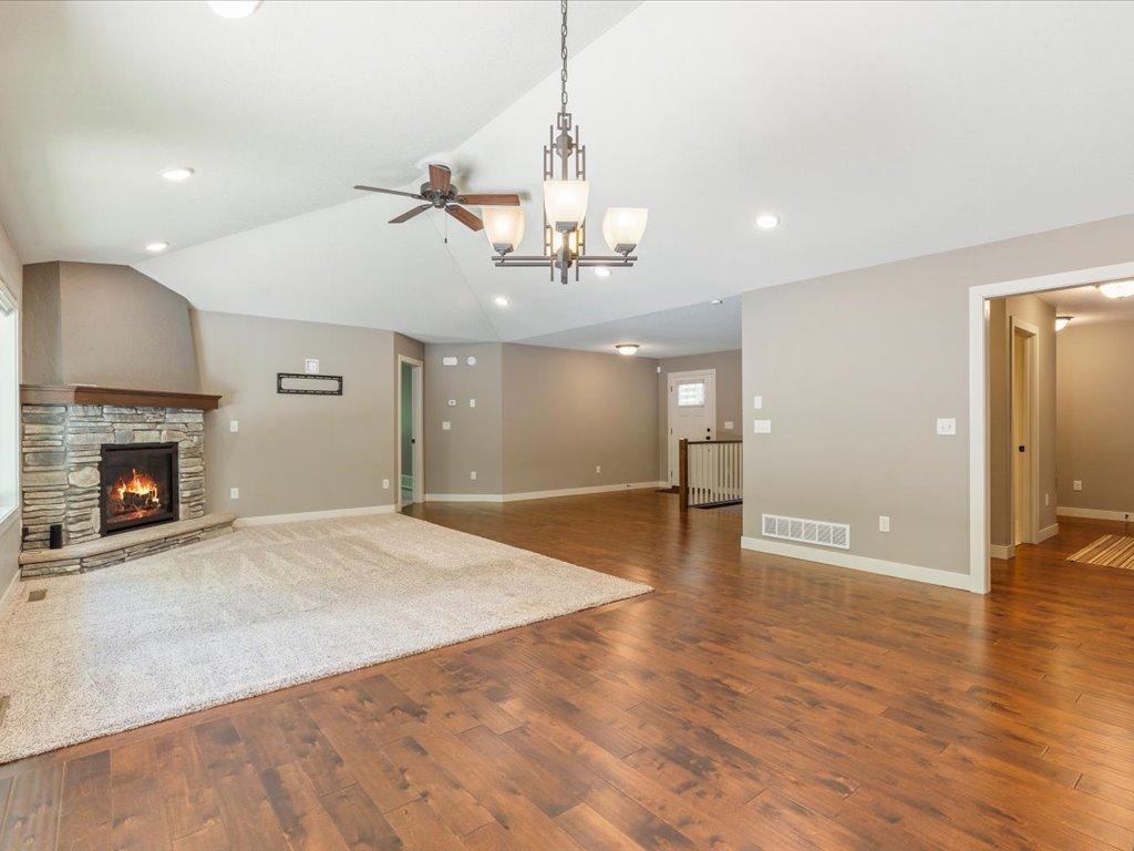 9123 Golden Oak Drive