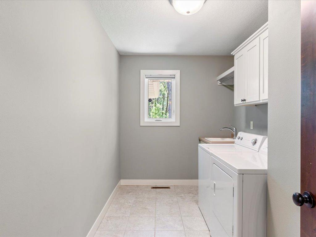 9123 Golden Oak Drive