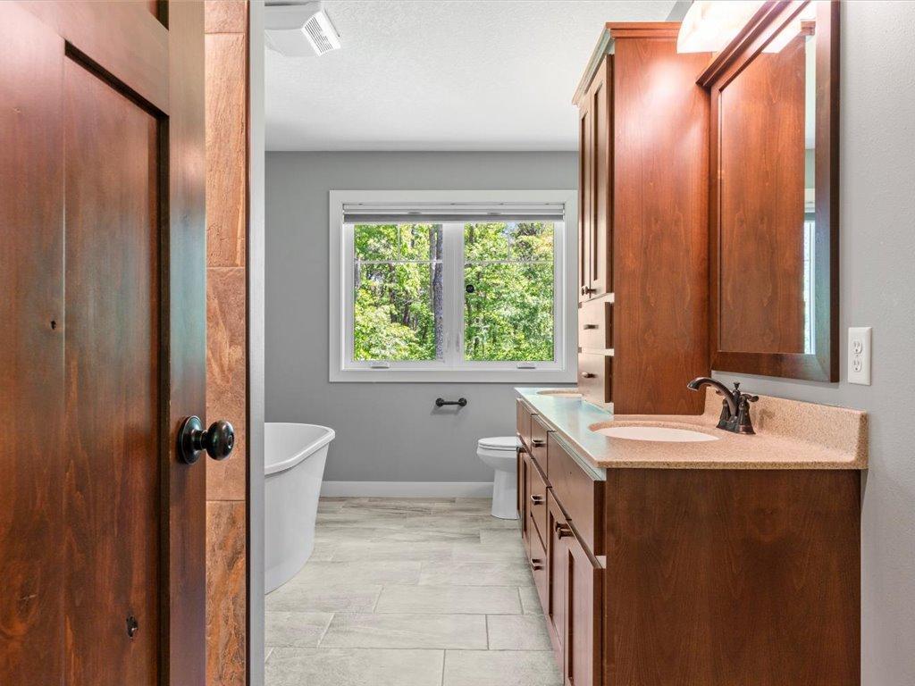 9123 Golden Oak Drive