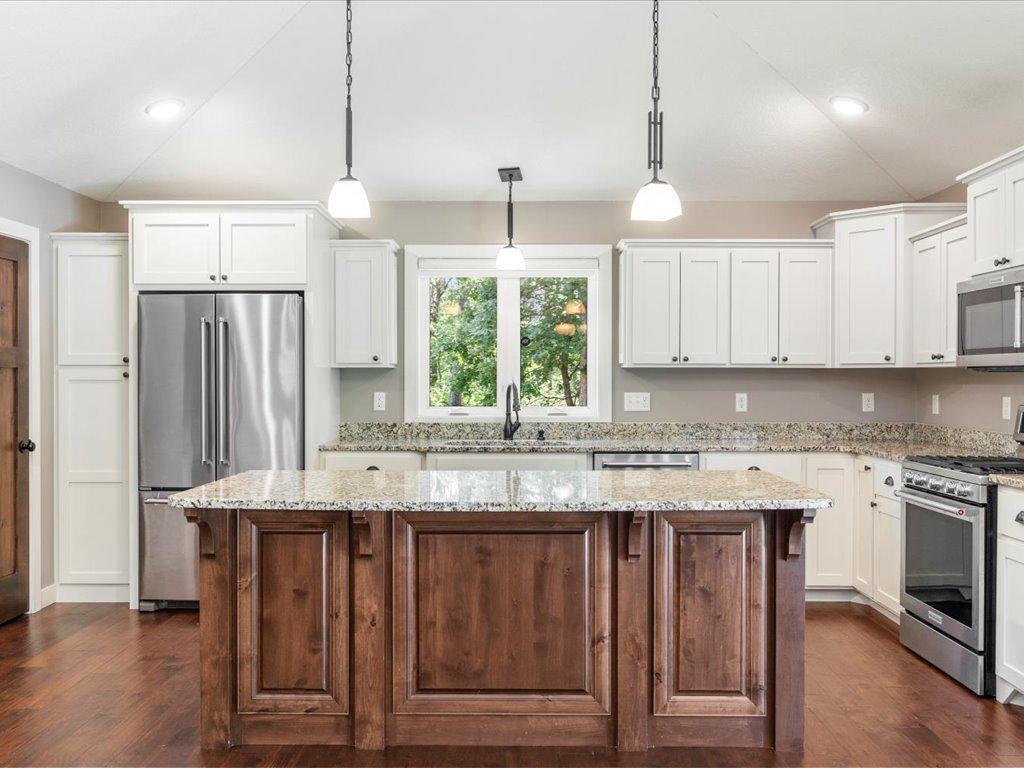 9123 Golden Oak Drive