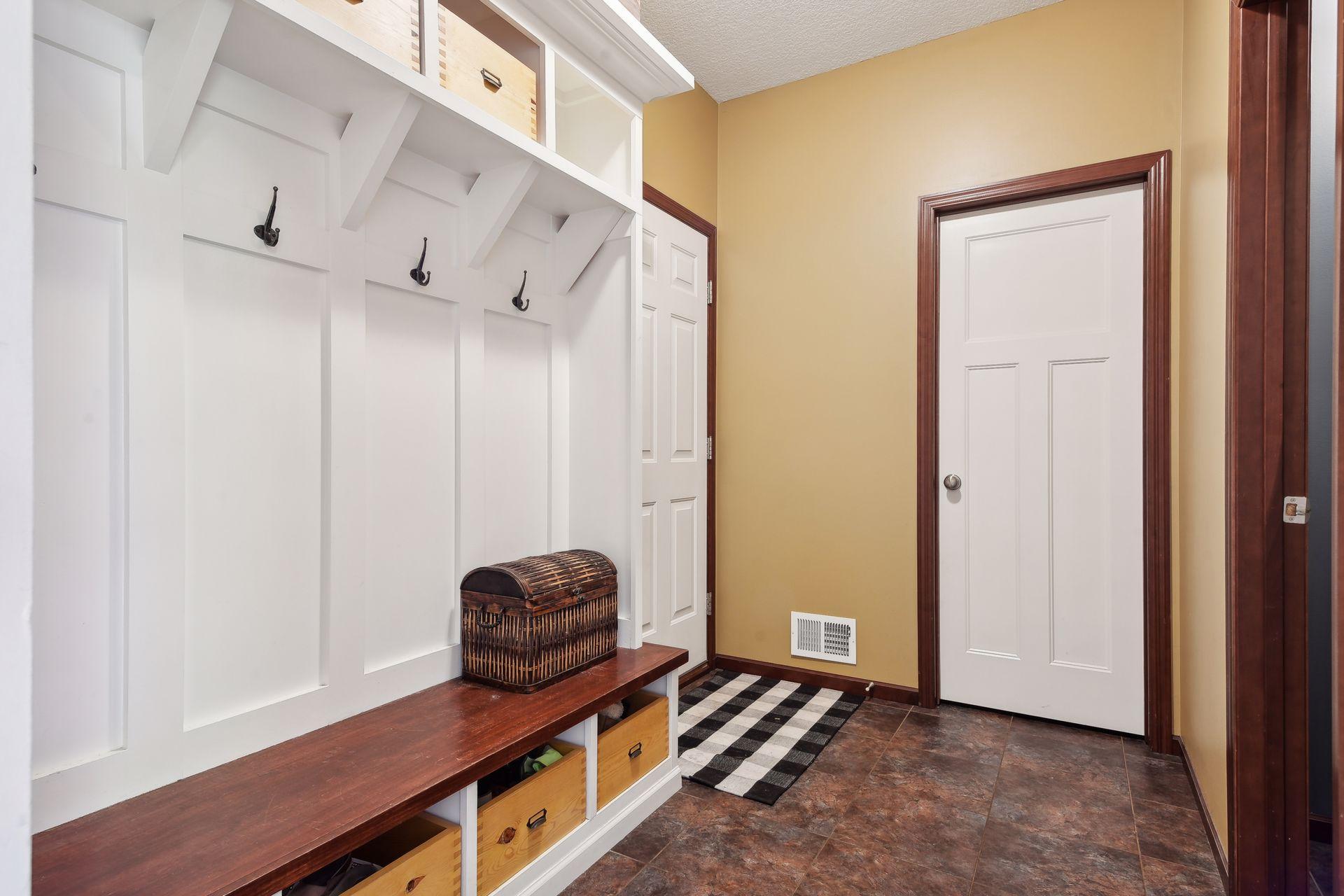 852 Yellowstone Trail