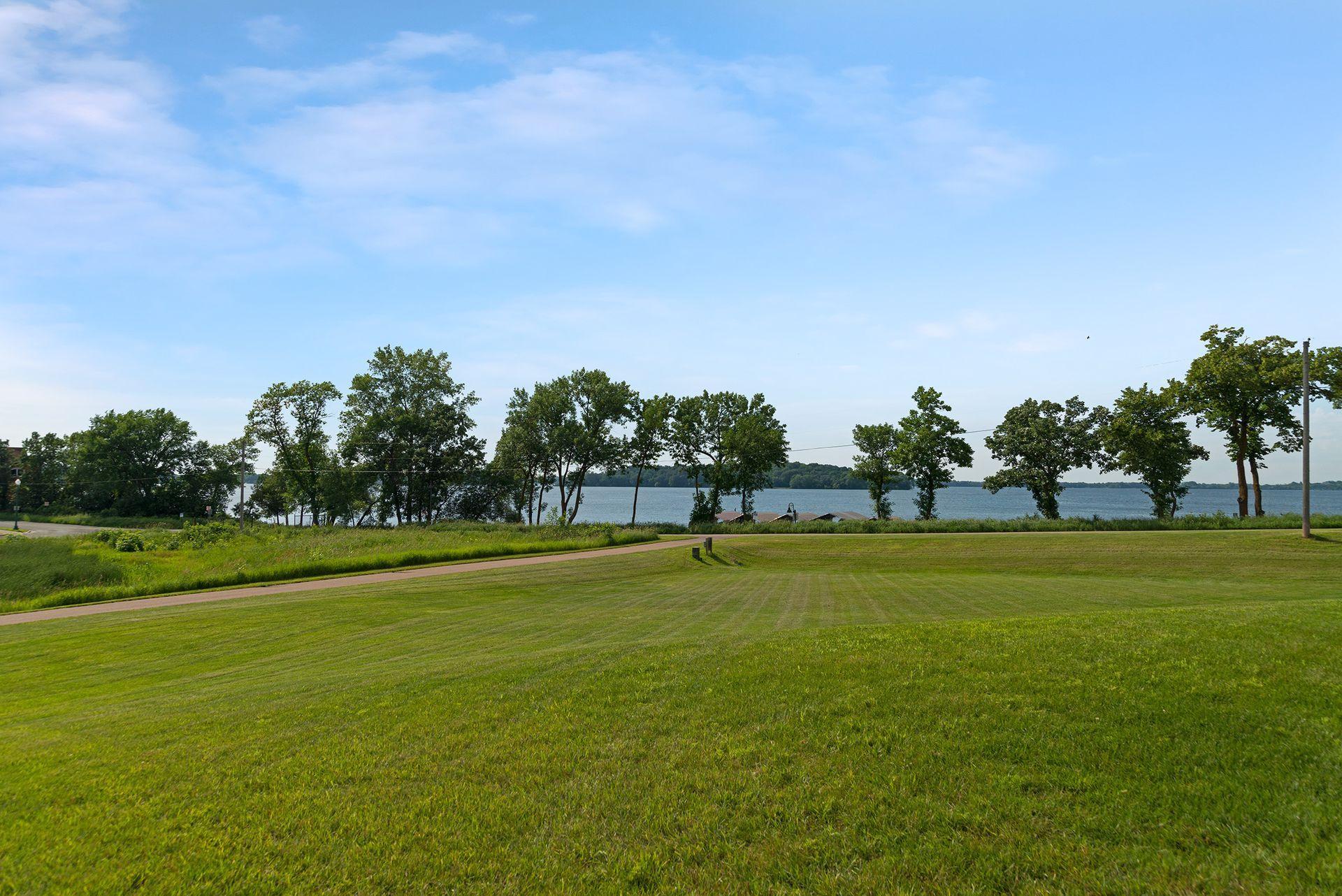 852 Yellowstone Trail