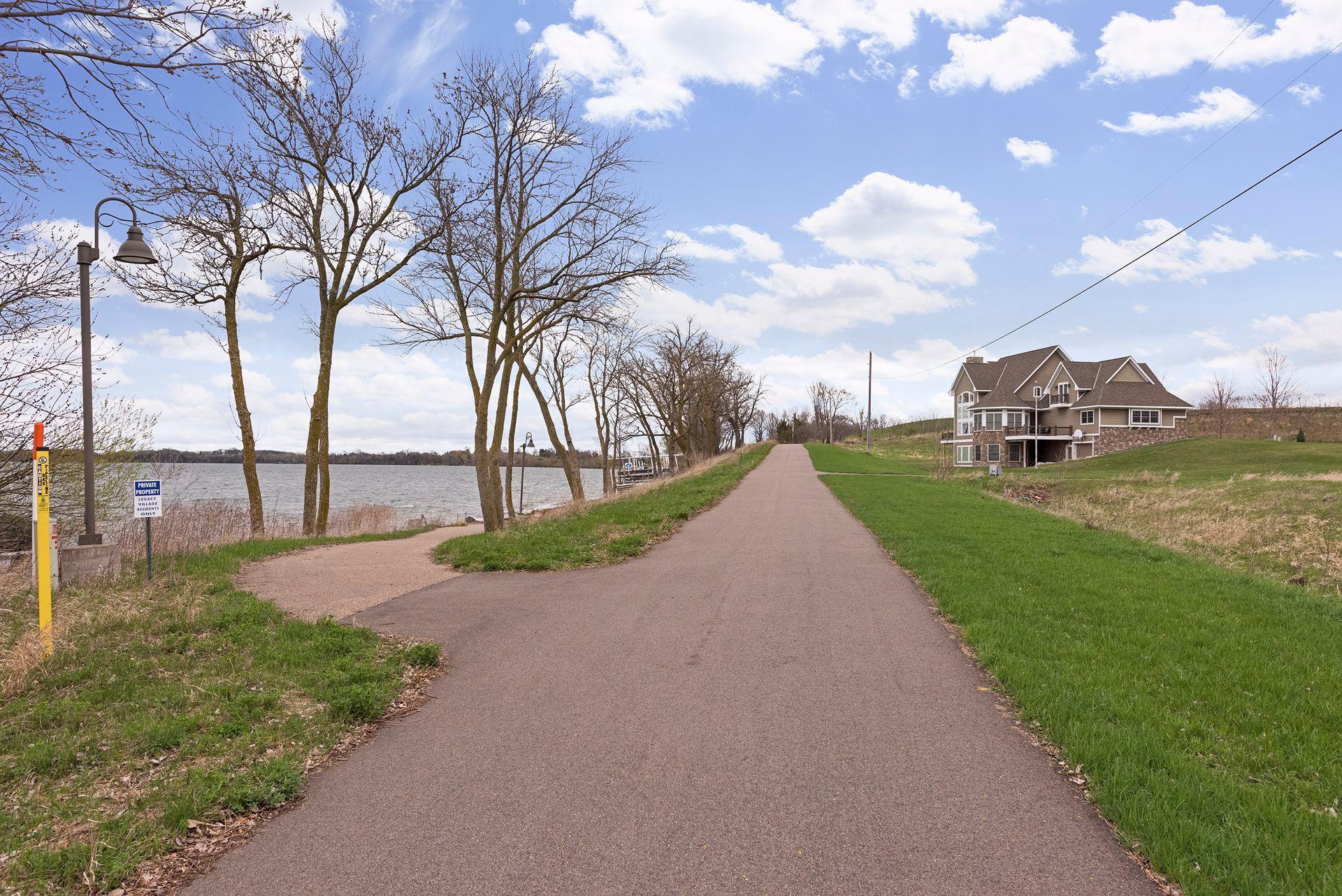 852 Yellowstone Trail