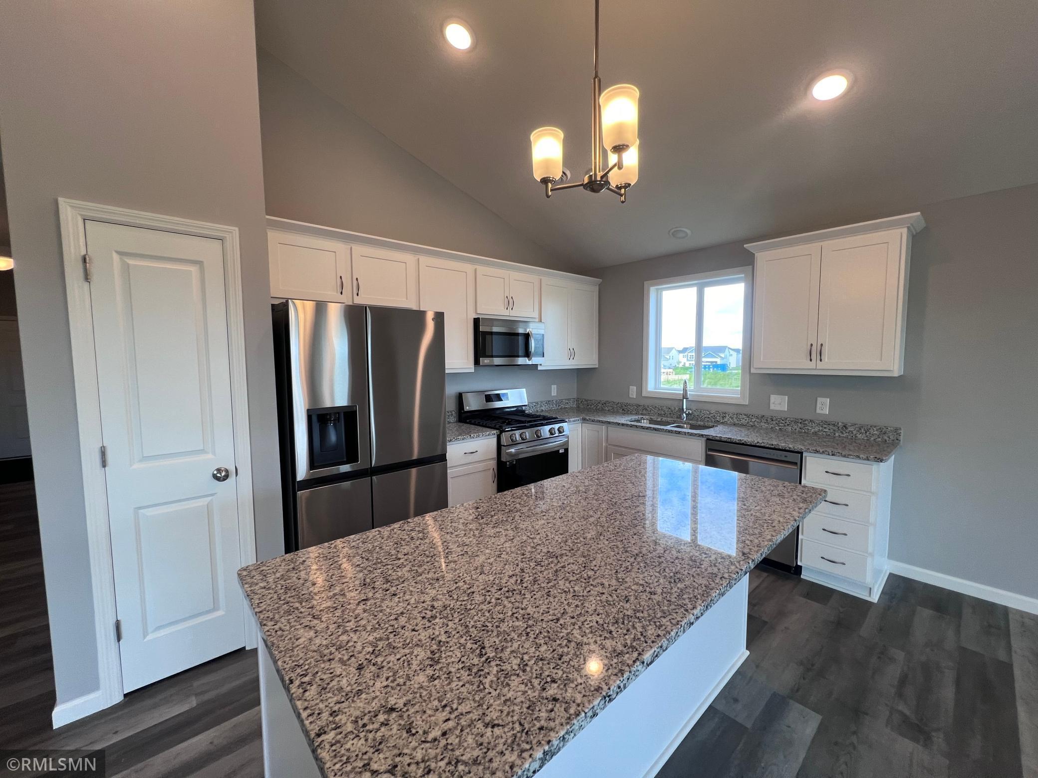 2476 Jacamar Avenue NE