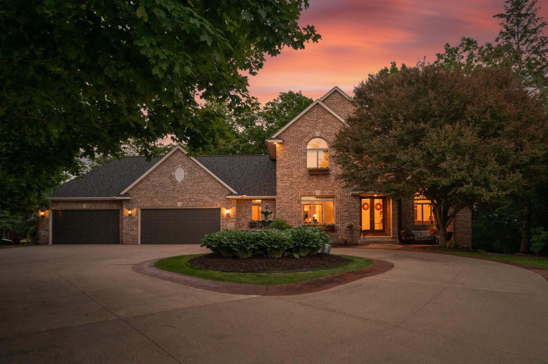 8434 Hidden Ponds Way