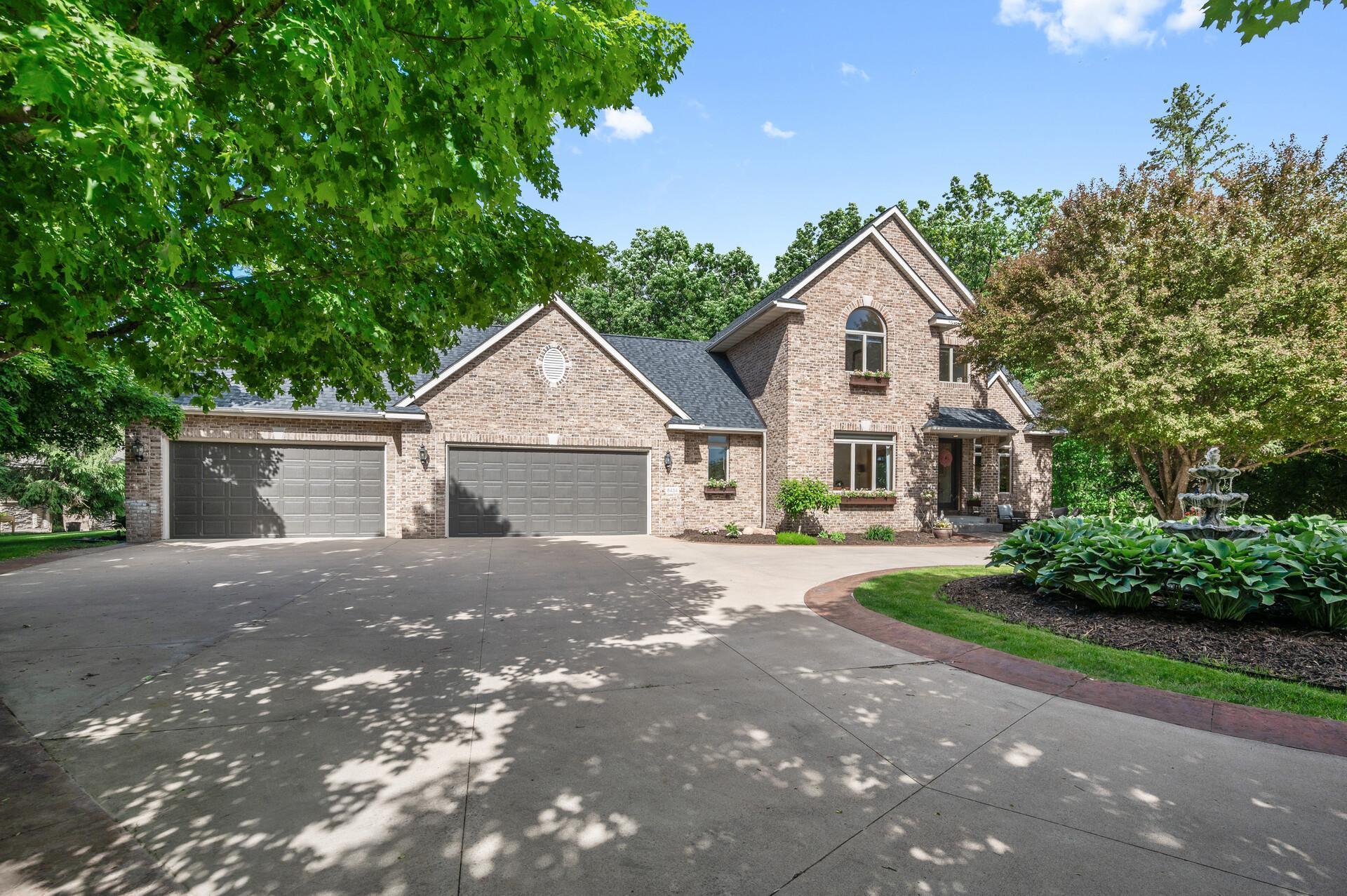 8434 Hidden Ponds Way