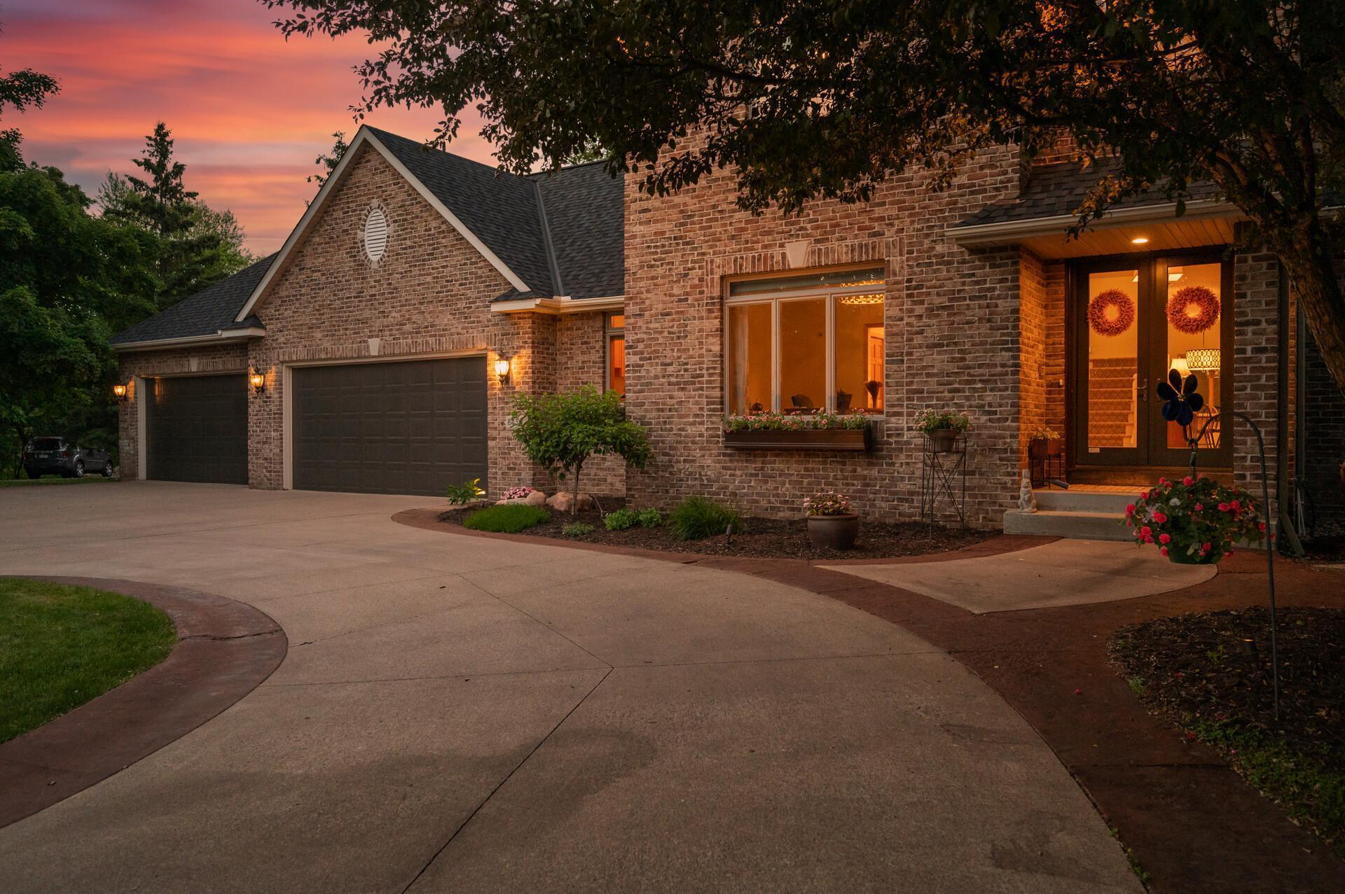 8434 Hidden Ponds Way