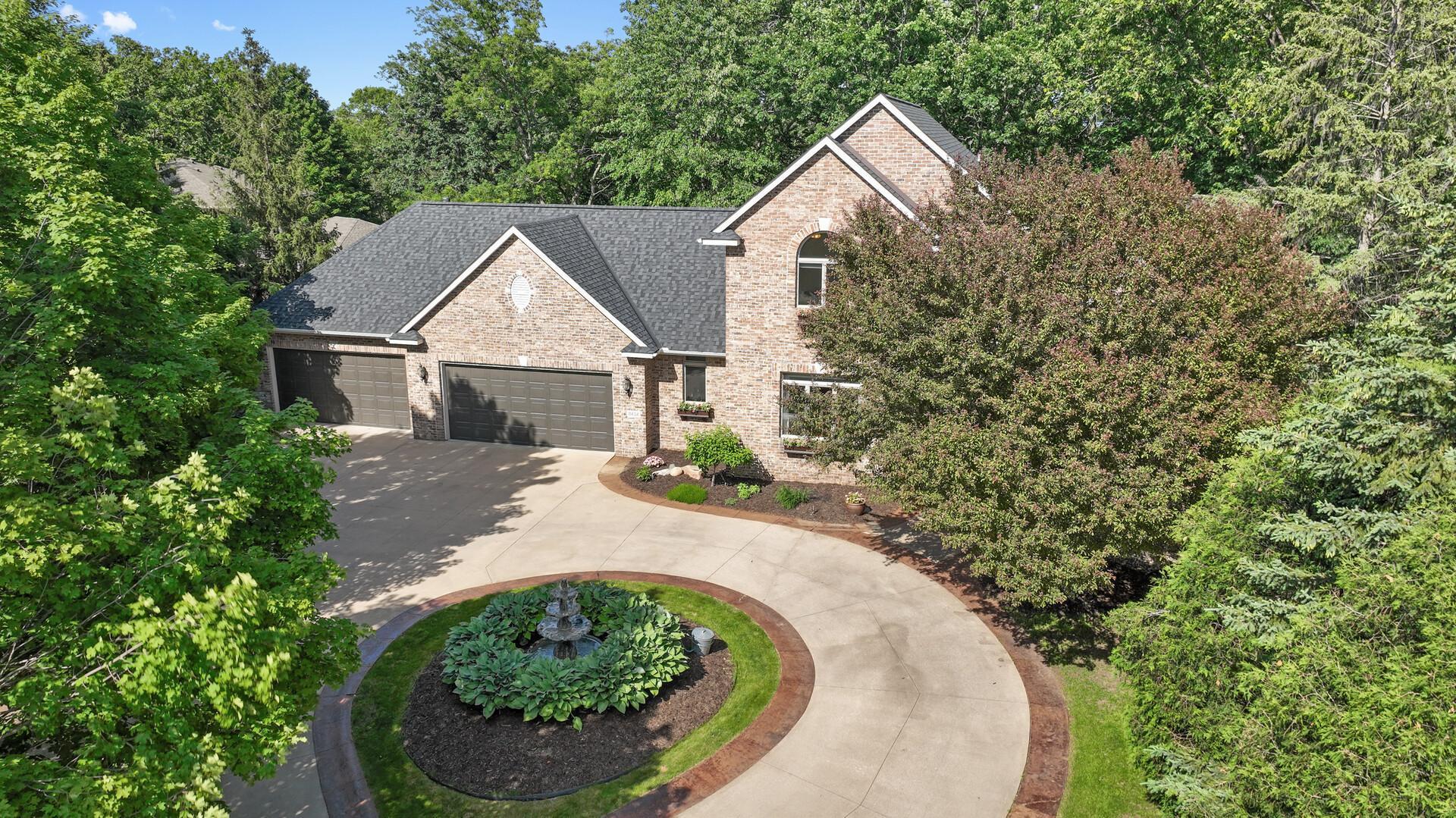 8434 Hidden Ponds Way