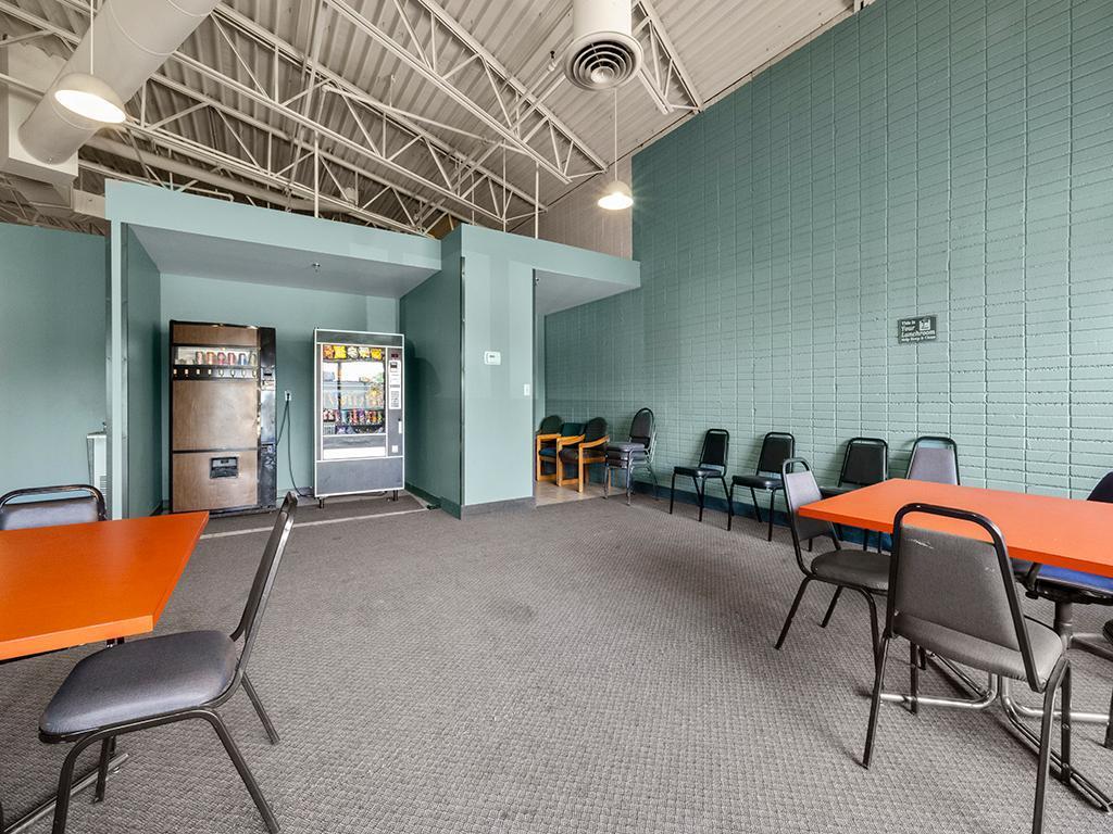 2525 Nevada Avenue N