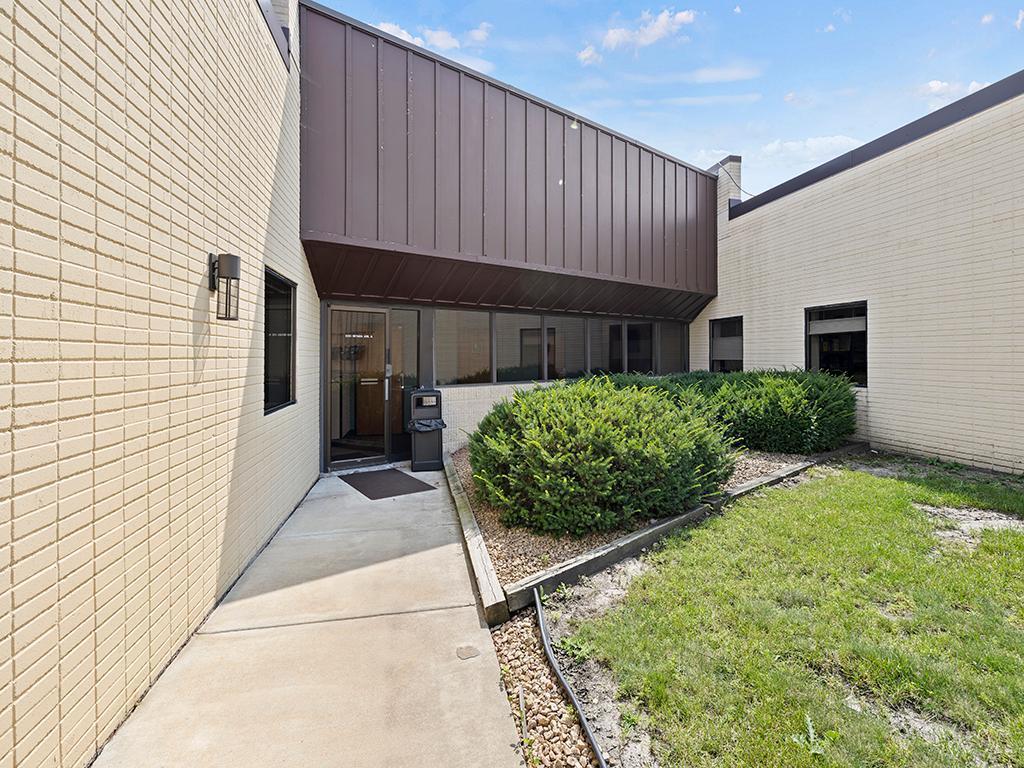 2525 Nevada Avenue N