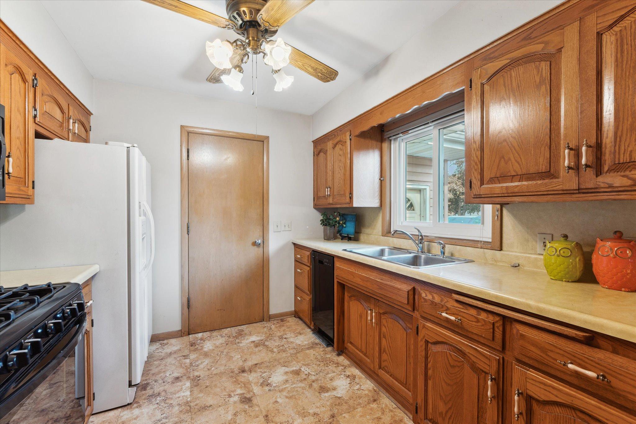 2021 Winnetka Avenue N