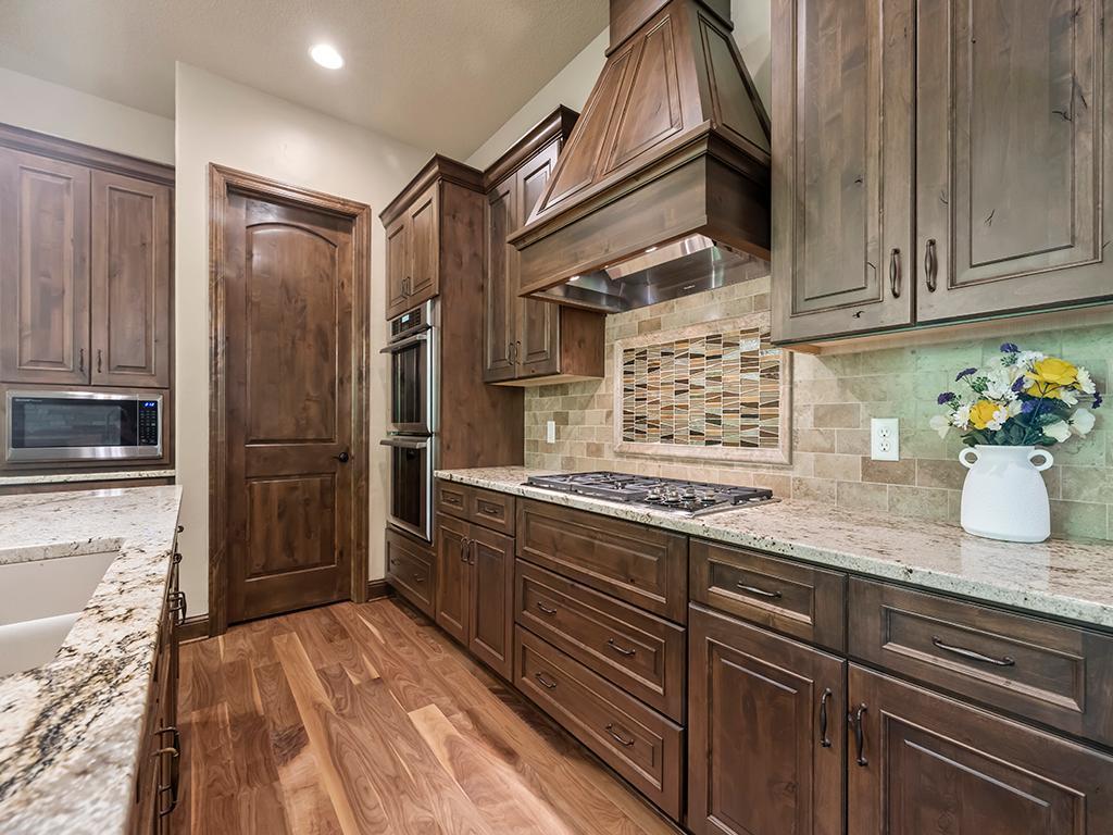 4350 Golfview Drive