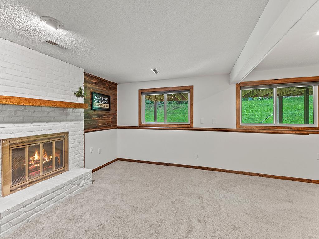 8419 W 97 1/2 Street