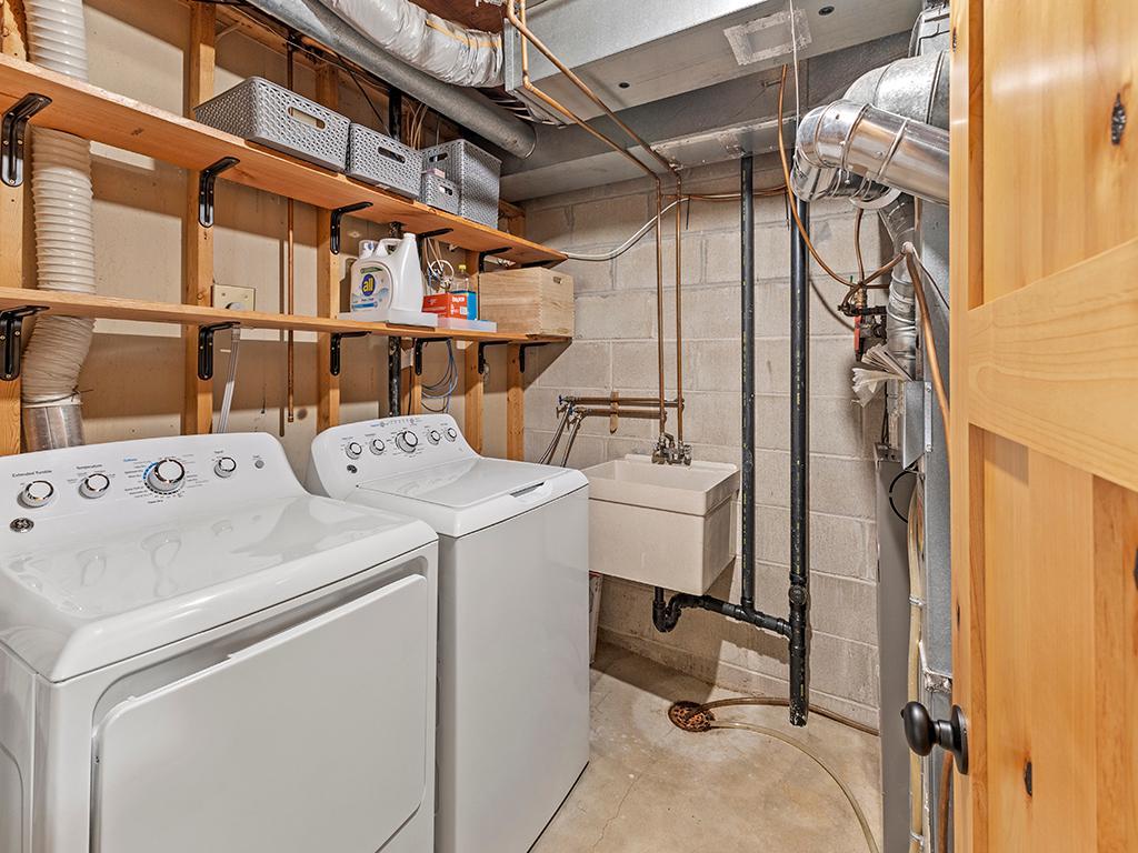 8419 W 97 1/2 Street