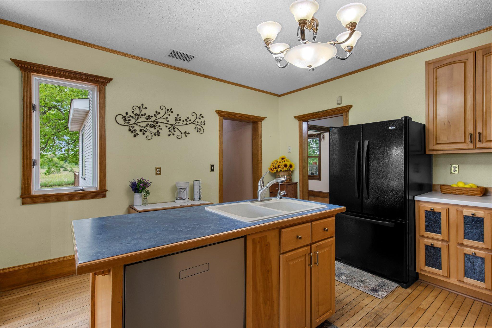 31513 Naples Street NE