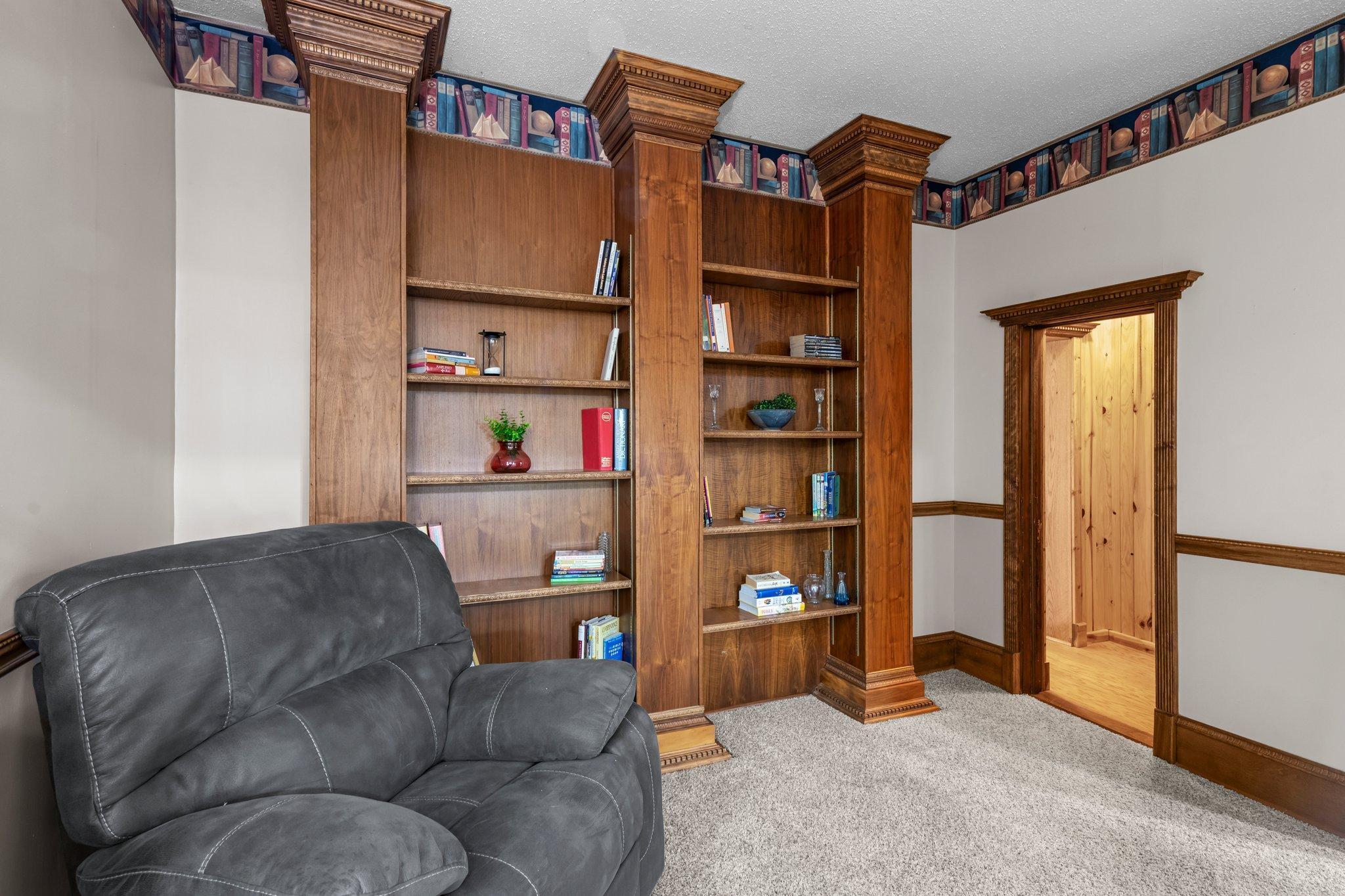 31513 Naples Street NE