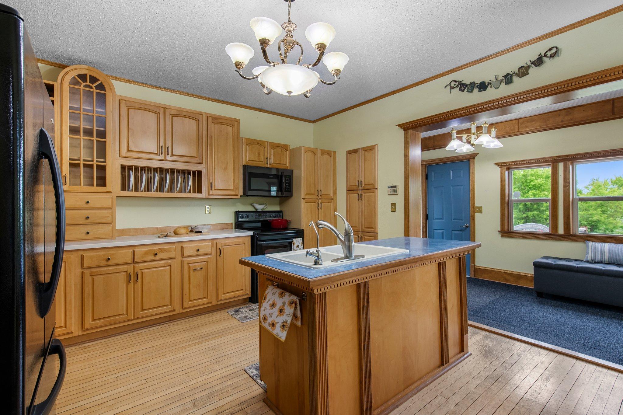 31513 Naples Street NE