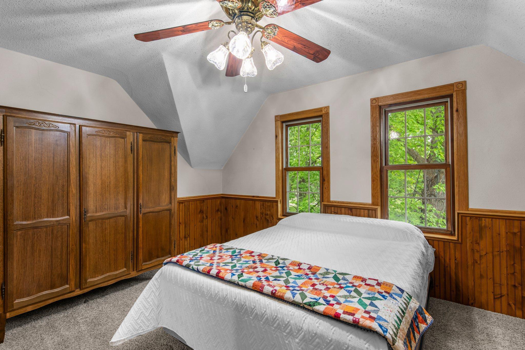 31513 Naples Street NE