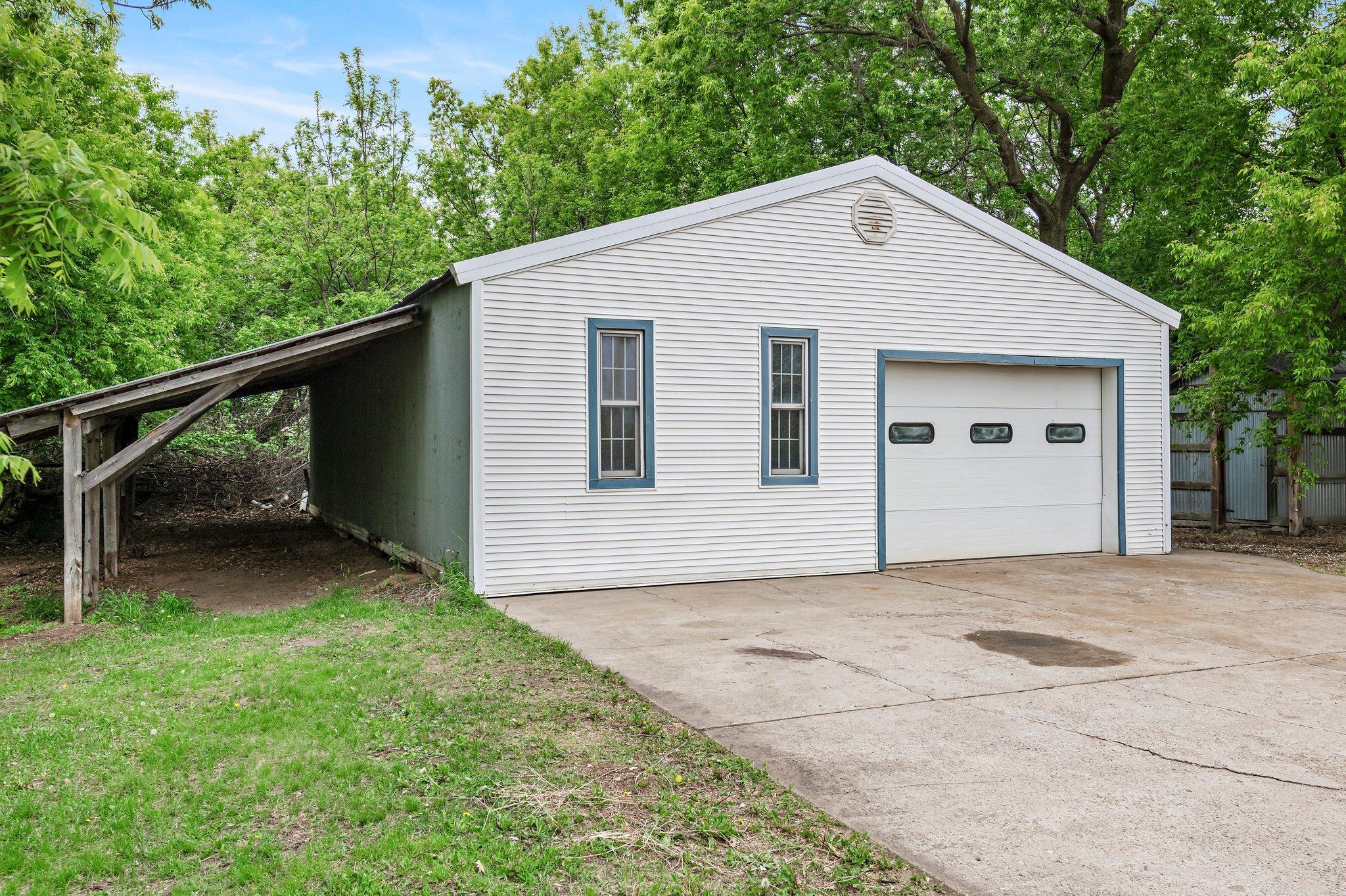 31513 Naples Street NE