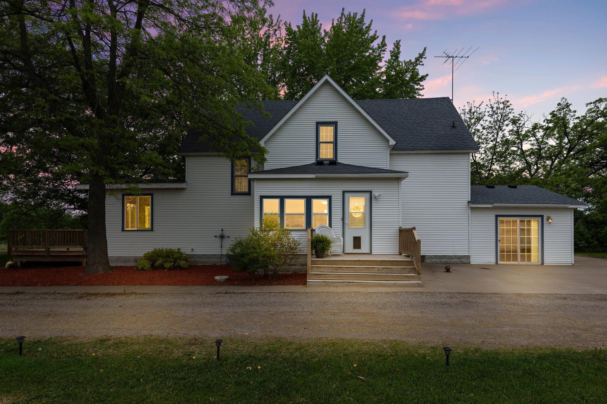 31513 Naples Street NE