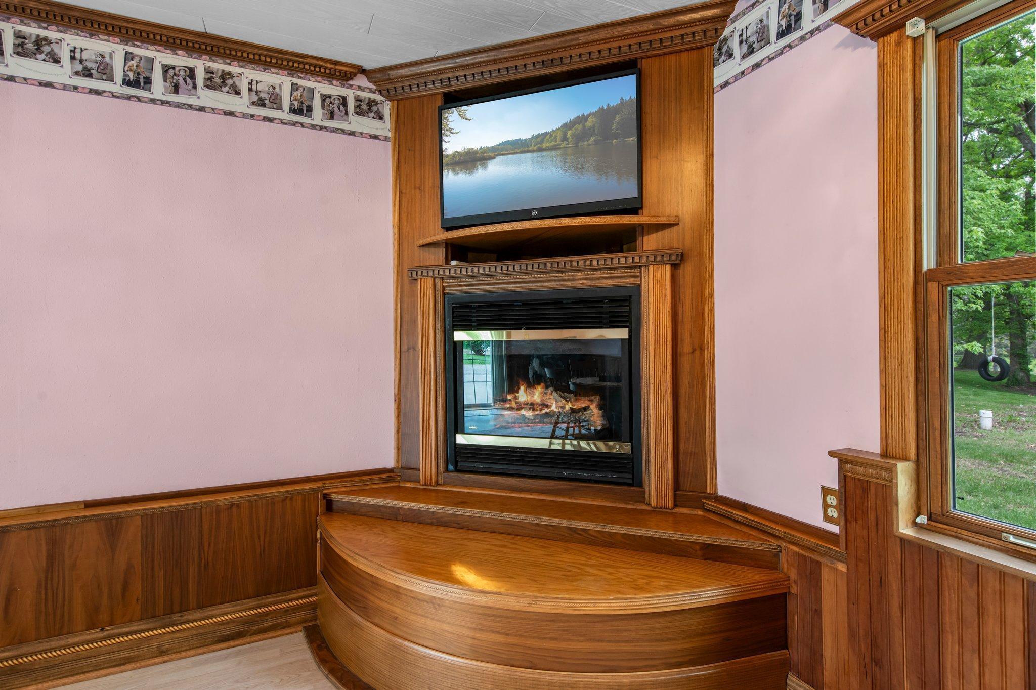 31513 Naples Street NE