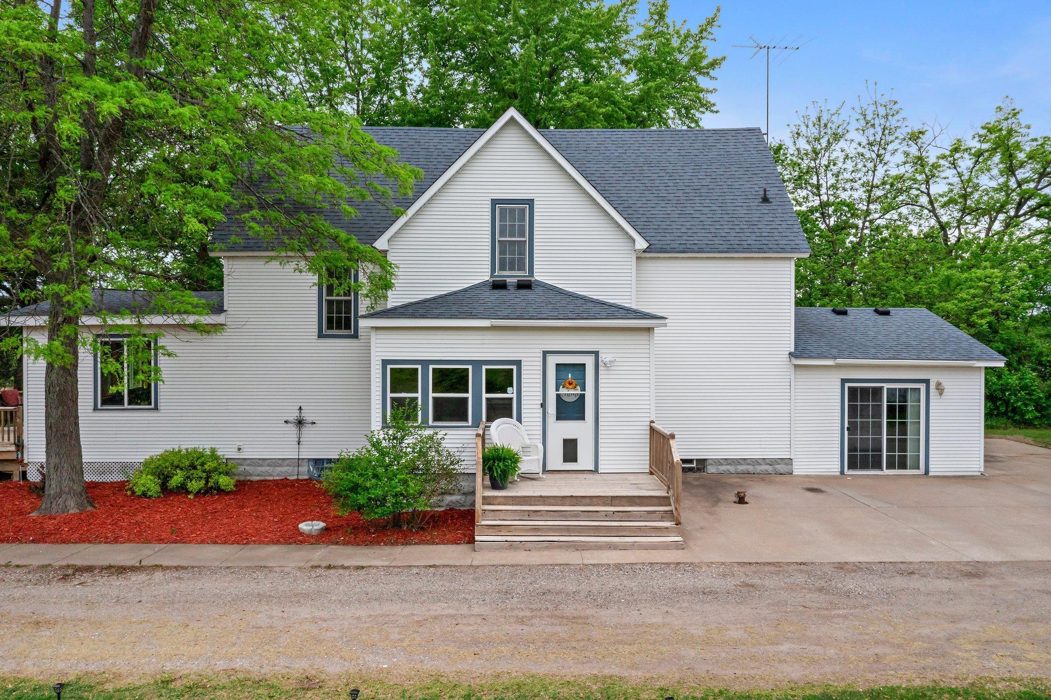 31513 Naples Street NE