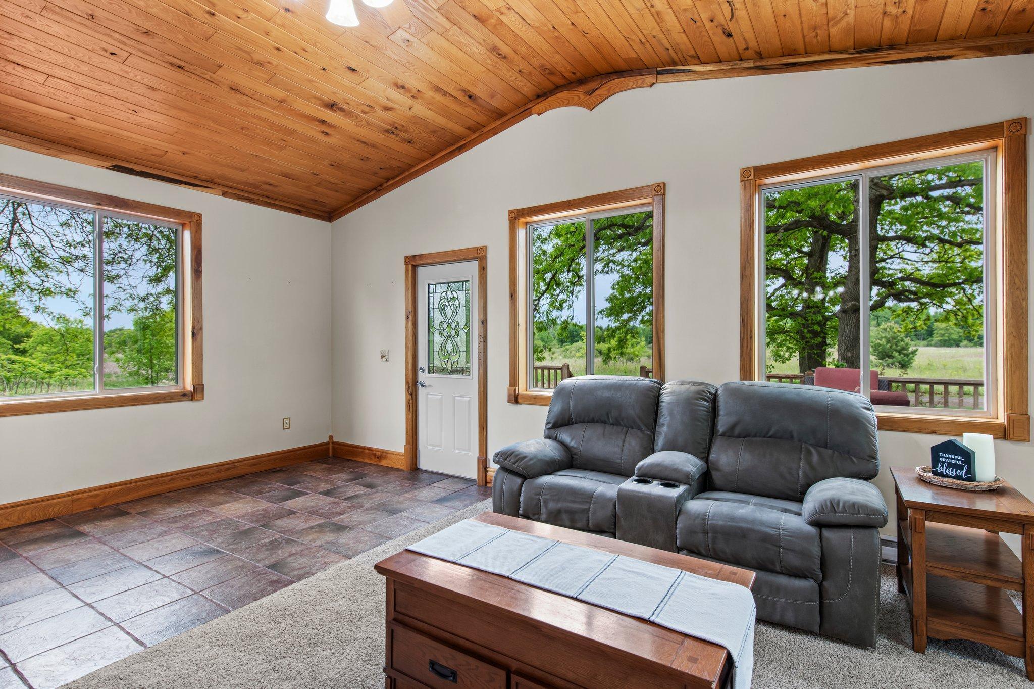 31513 Naples Street NE