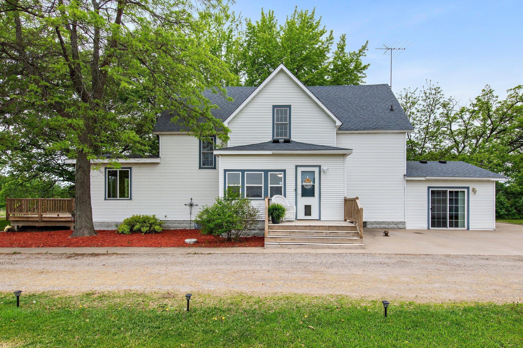 31513 Naples Street NE