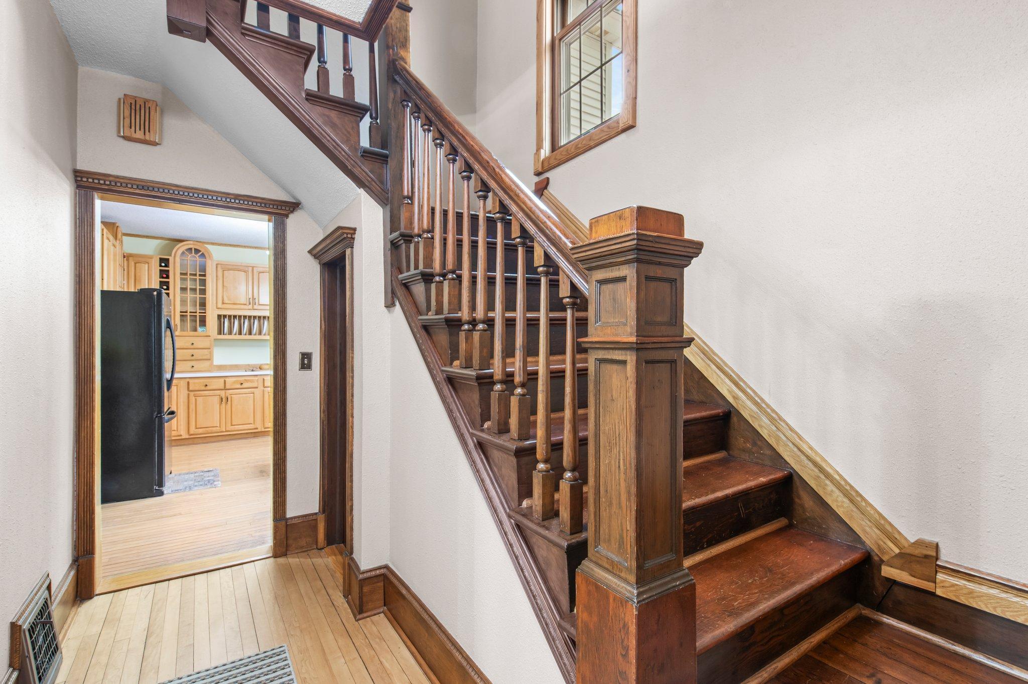 31513 Naples Street NE