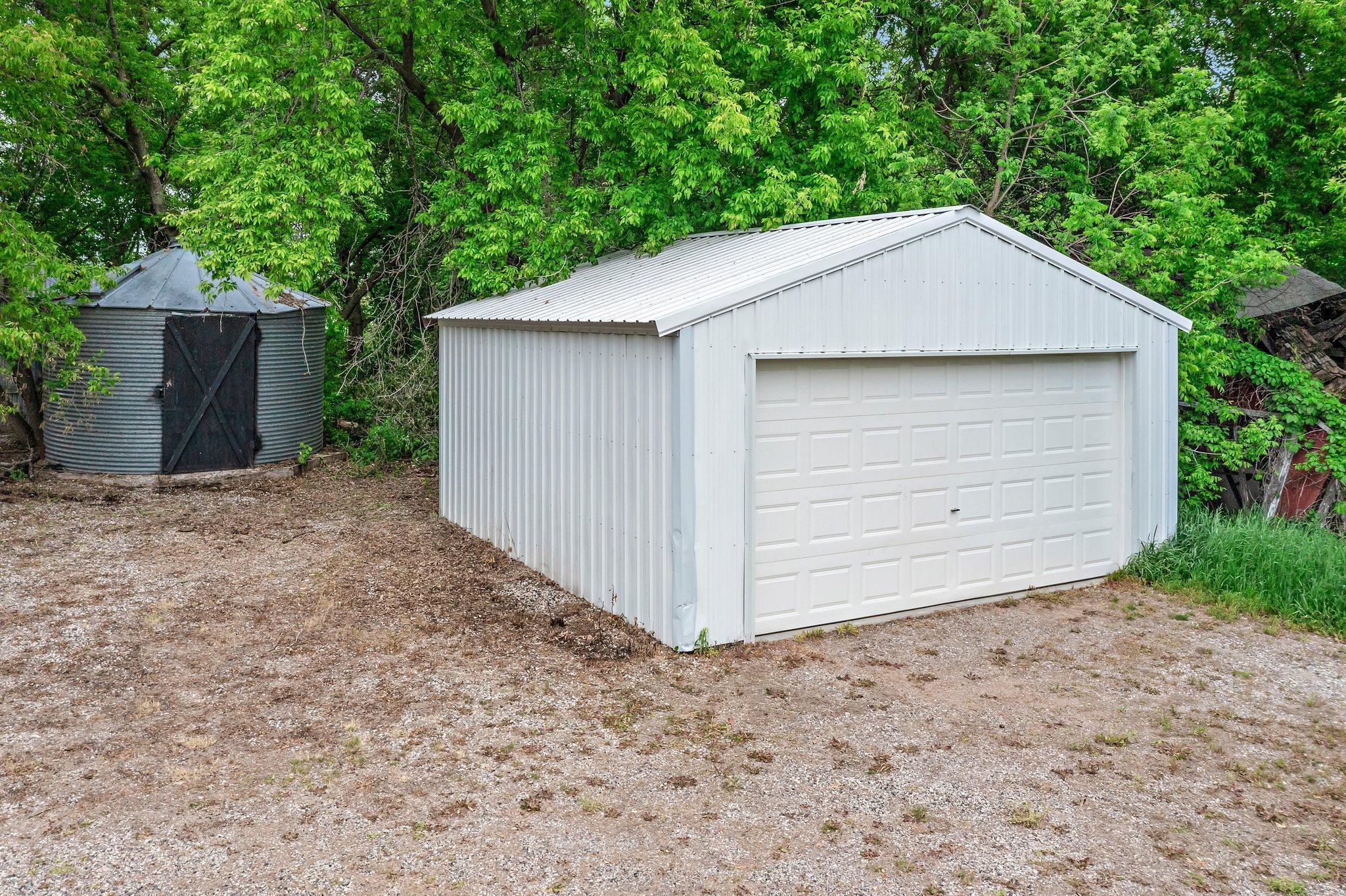 31513 Naples Street NE