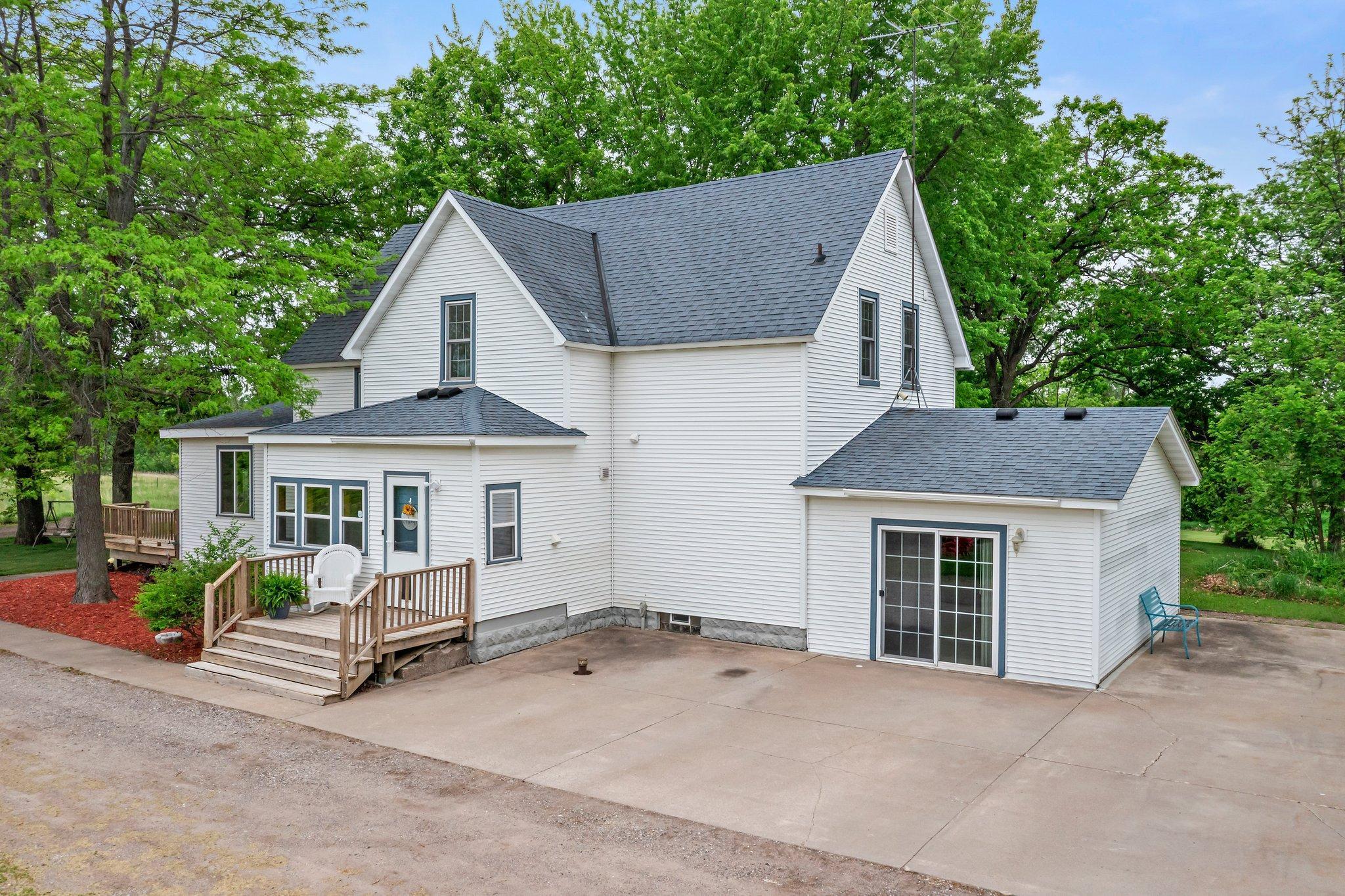 31513 Naples Street NE