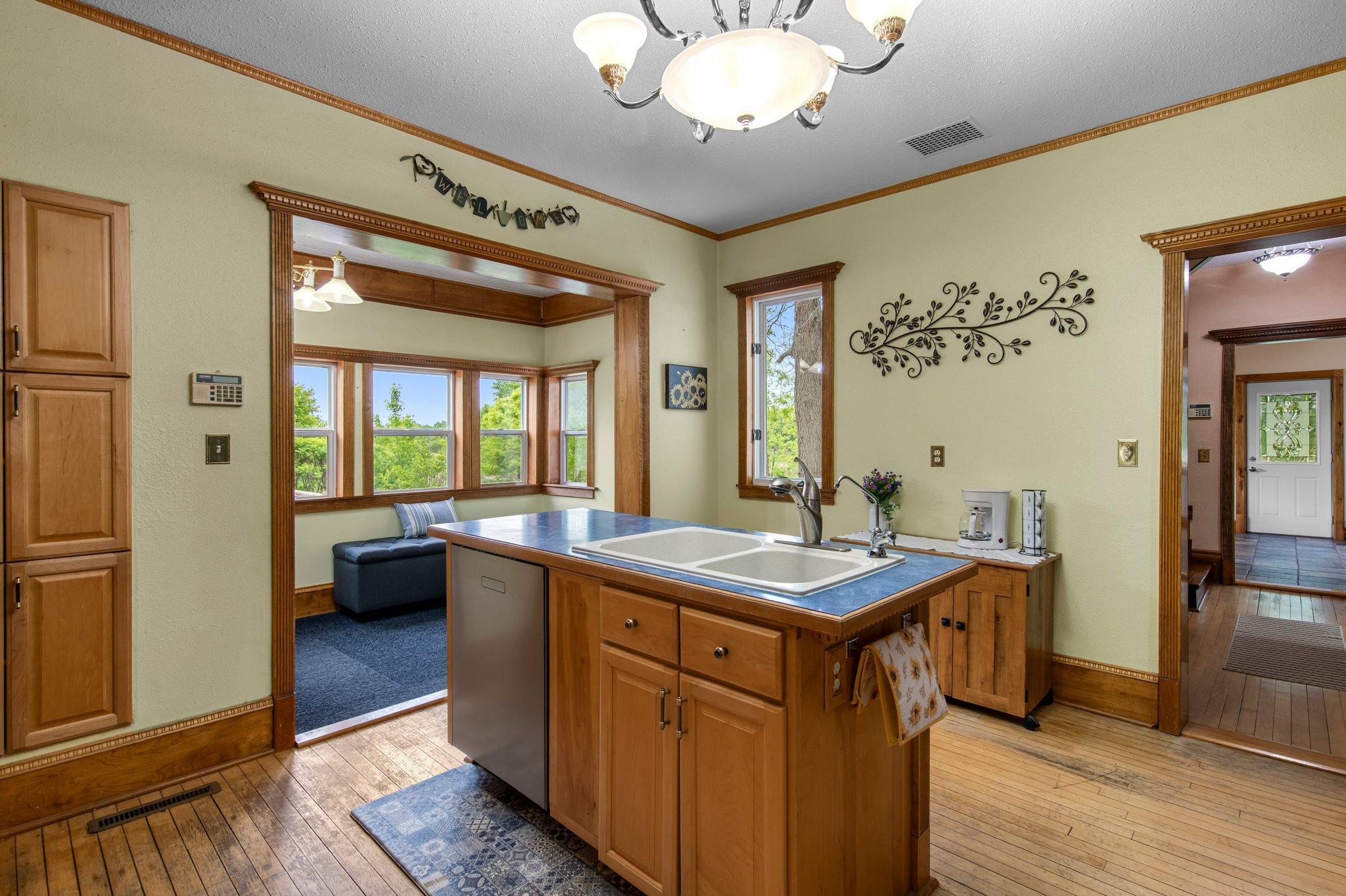 31513 Naples Street NE