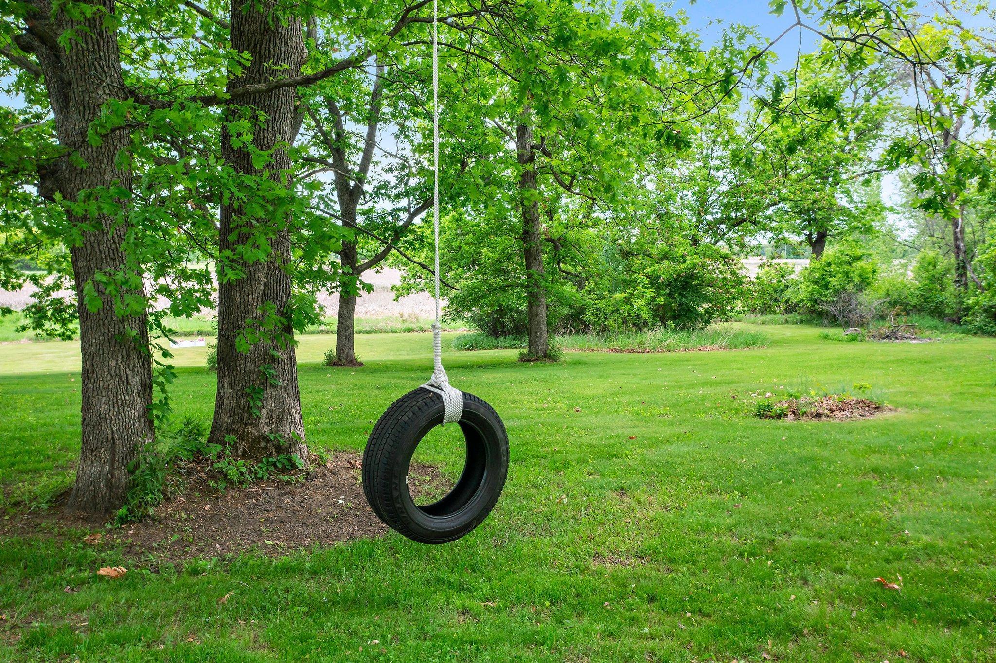 31513 Naples Street NE