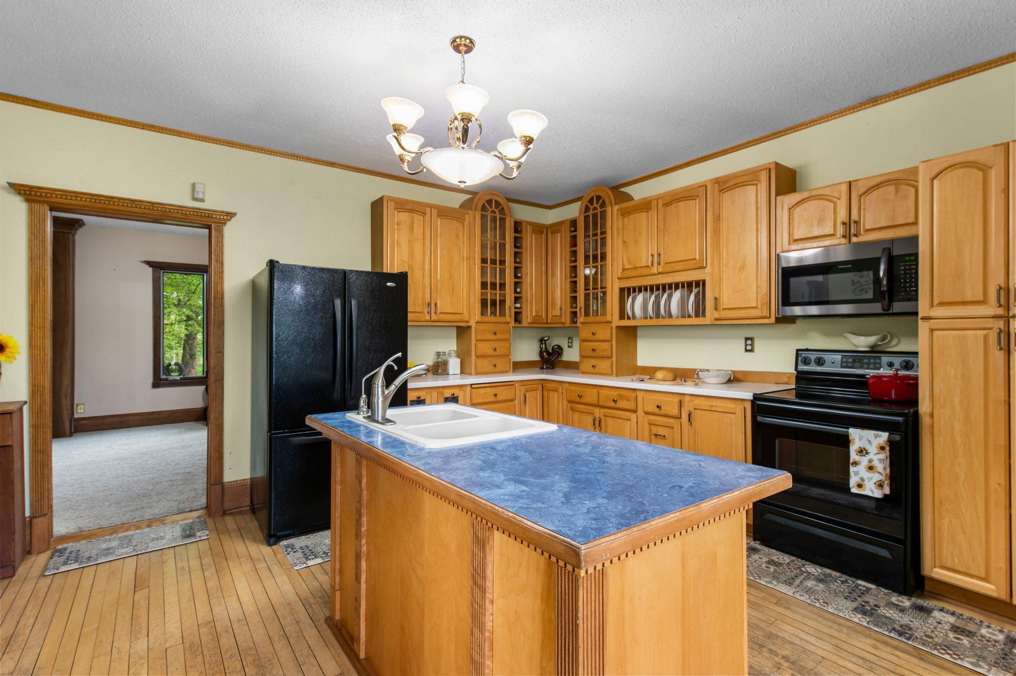 31513 Naples Street NE