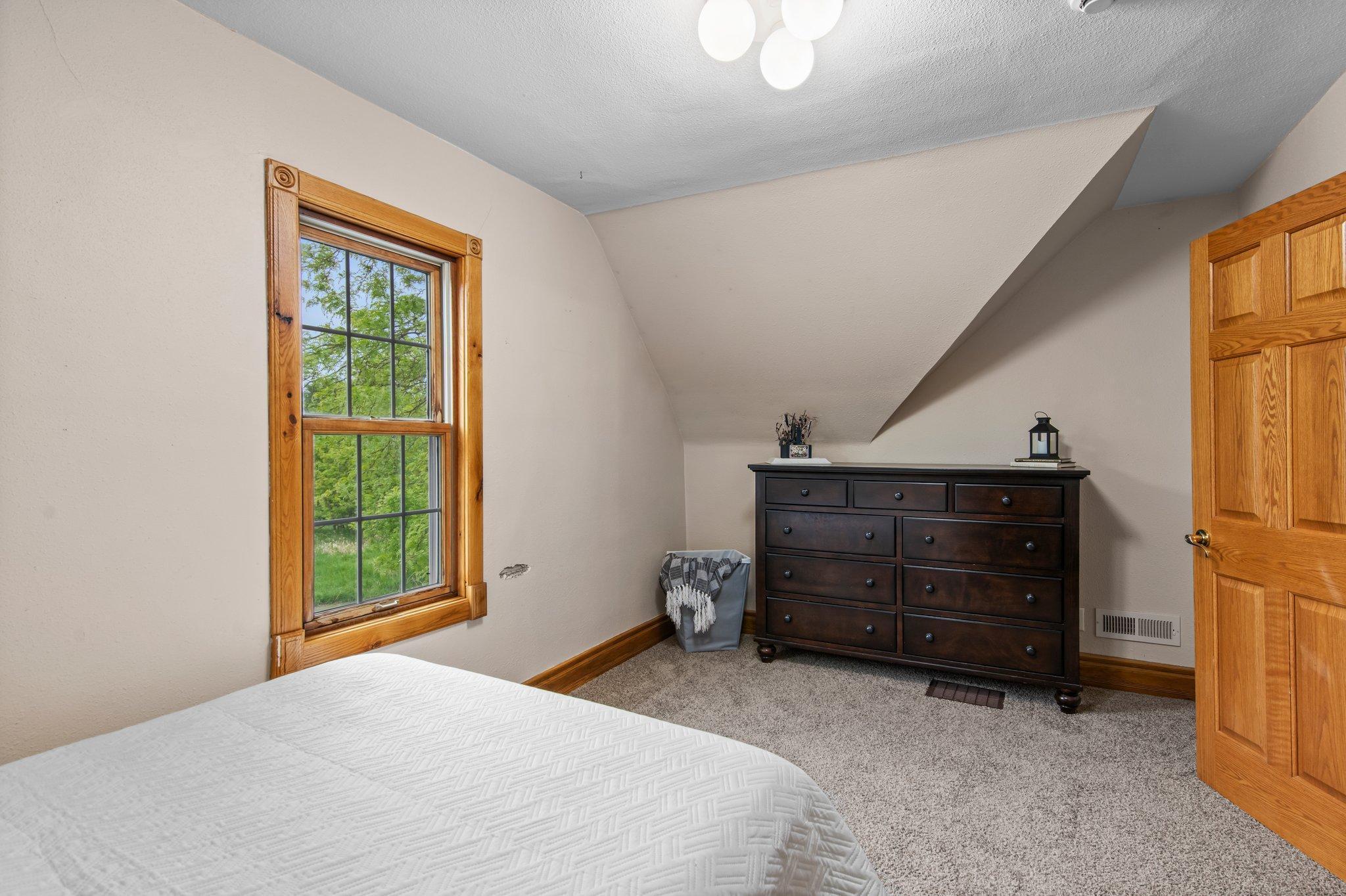 31513 Naples Street NE