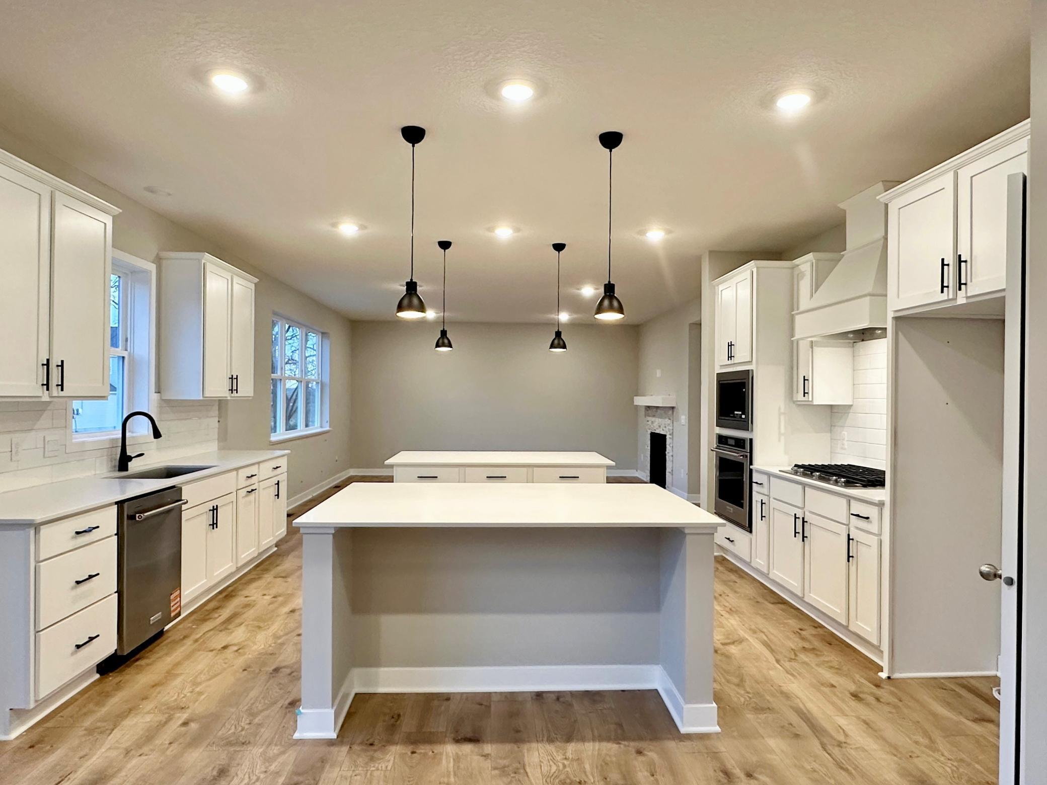 1728 Oak Creek Pass