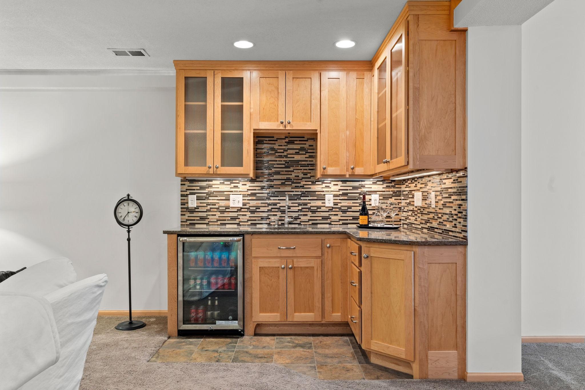 4574 Hummingbird Trail NE